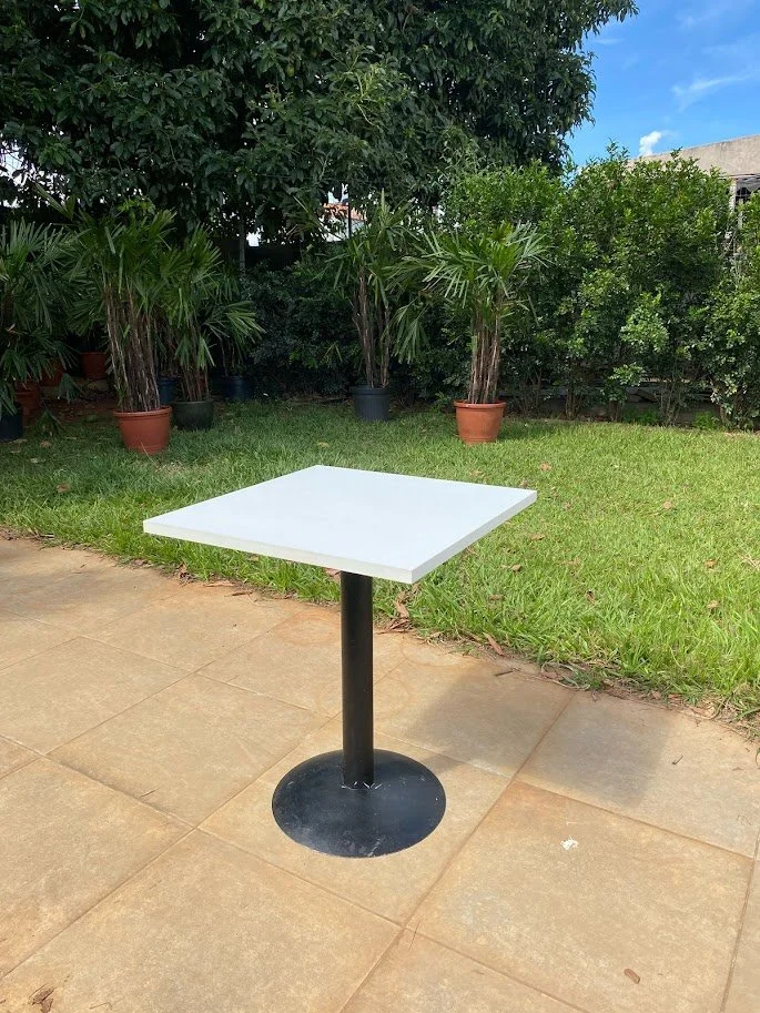 Mesa MDF com Base Preta