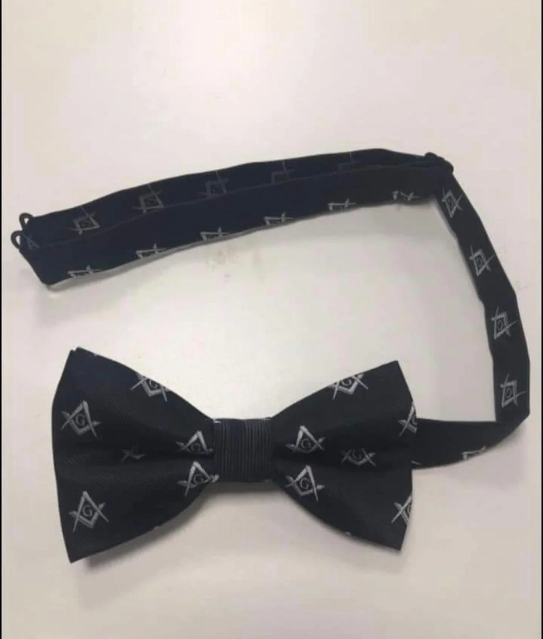 Juego de corbata y moño masónicos