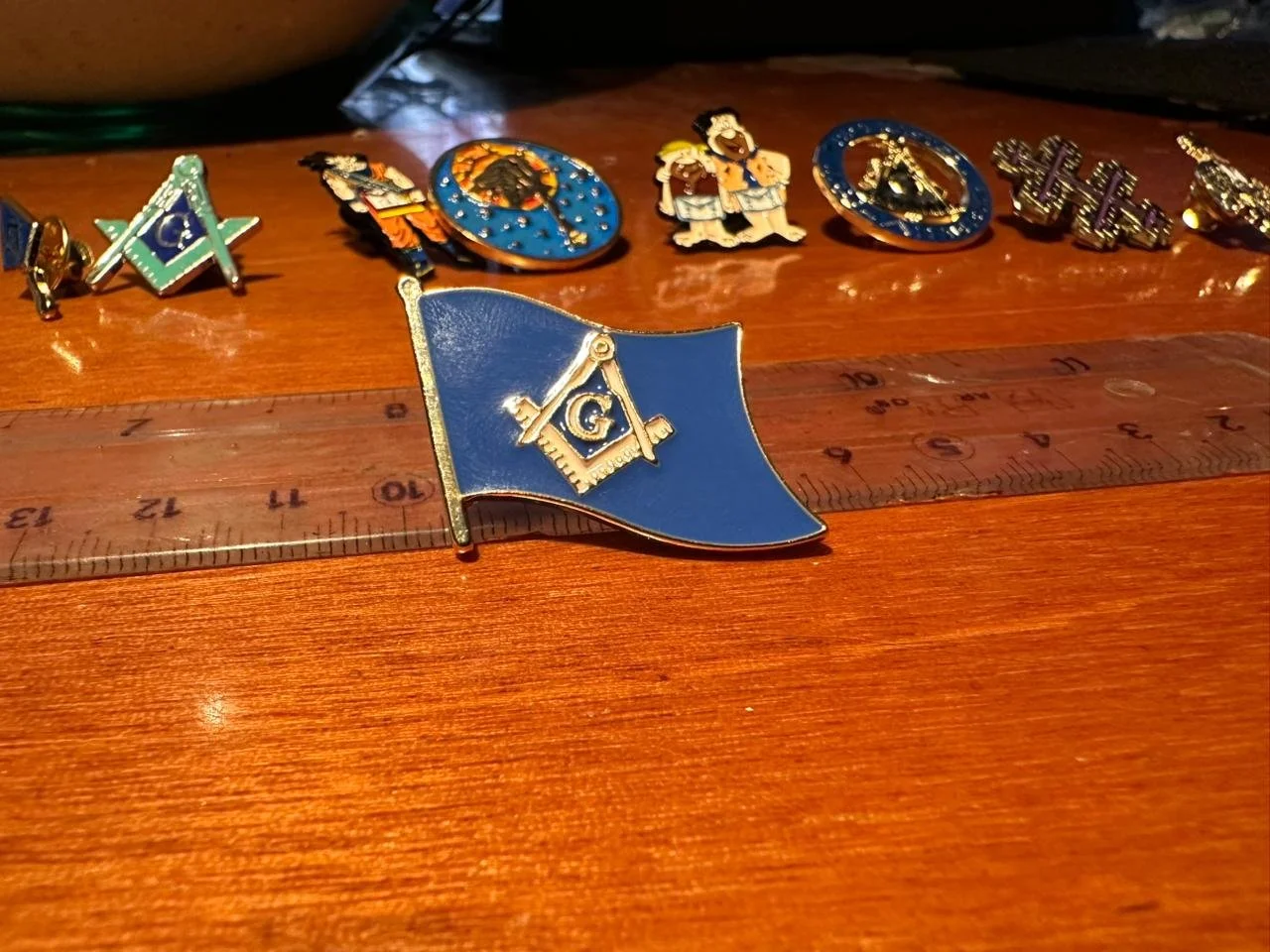 Pin masonería bandera azul