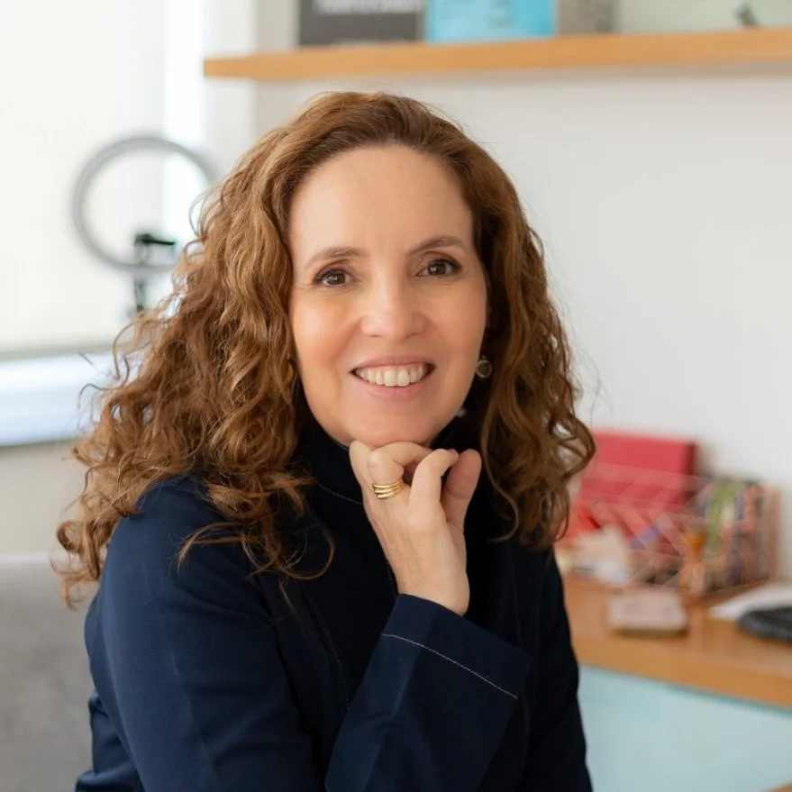 Voc&ecirc; j&aacute; reparou se se voc&ecirc; sorri nas suas fotos? 

Tenho reparado que muita gente ao tirar foto n&atilde;o sorri, mas porque ser&aacute; isso? 

A maioria das vezes acontece pois a gente come&ccedil;a a achar que o nosso sorriso es