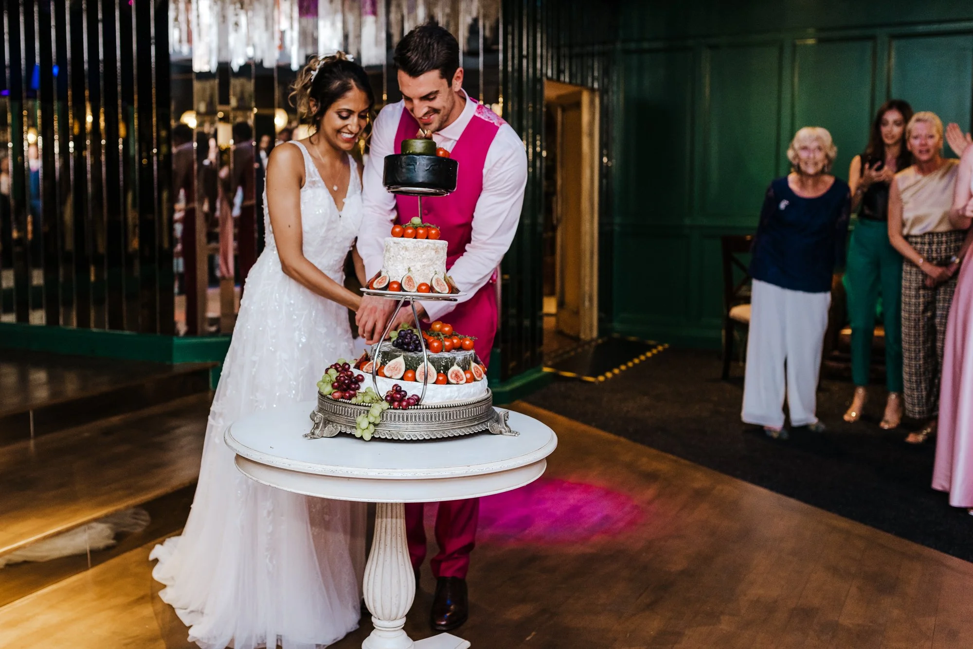 suffolk-fusion-wedding-photography-woodhall-manor (61).jpg