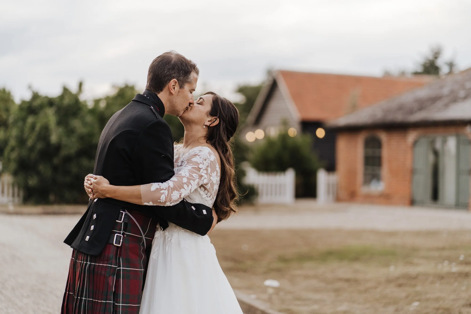 essex-wedding-photography-villiers-barn (2).jpg