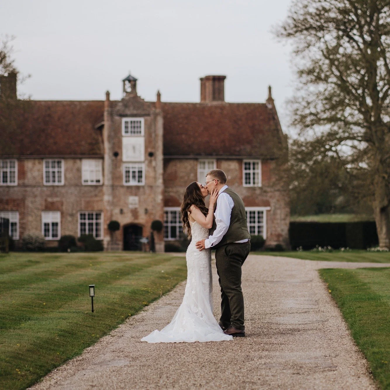 10 days until our Wedding Photography workshop at Bruisyard and we have ONE ticket left. DM us for more details <3