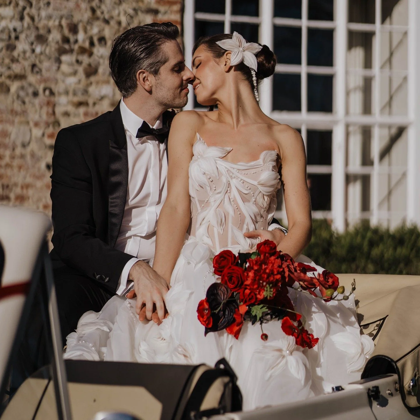 Did i tell you lately that i love my job? 

Workshop // @fearlessfireflies
Hosts // @konjo_photo_film
 @ariennejonas
Venue // @bruisyardcountryestate
Content Creator // @jackiegillmanphotography
Model Couple 1 // @hannahandsam_
Model Couple 2 // @mar