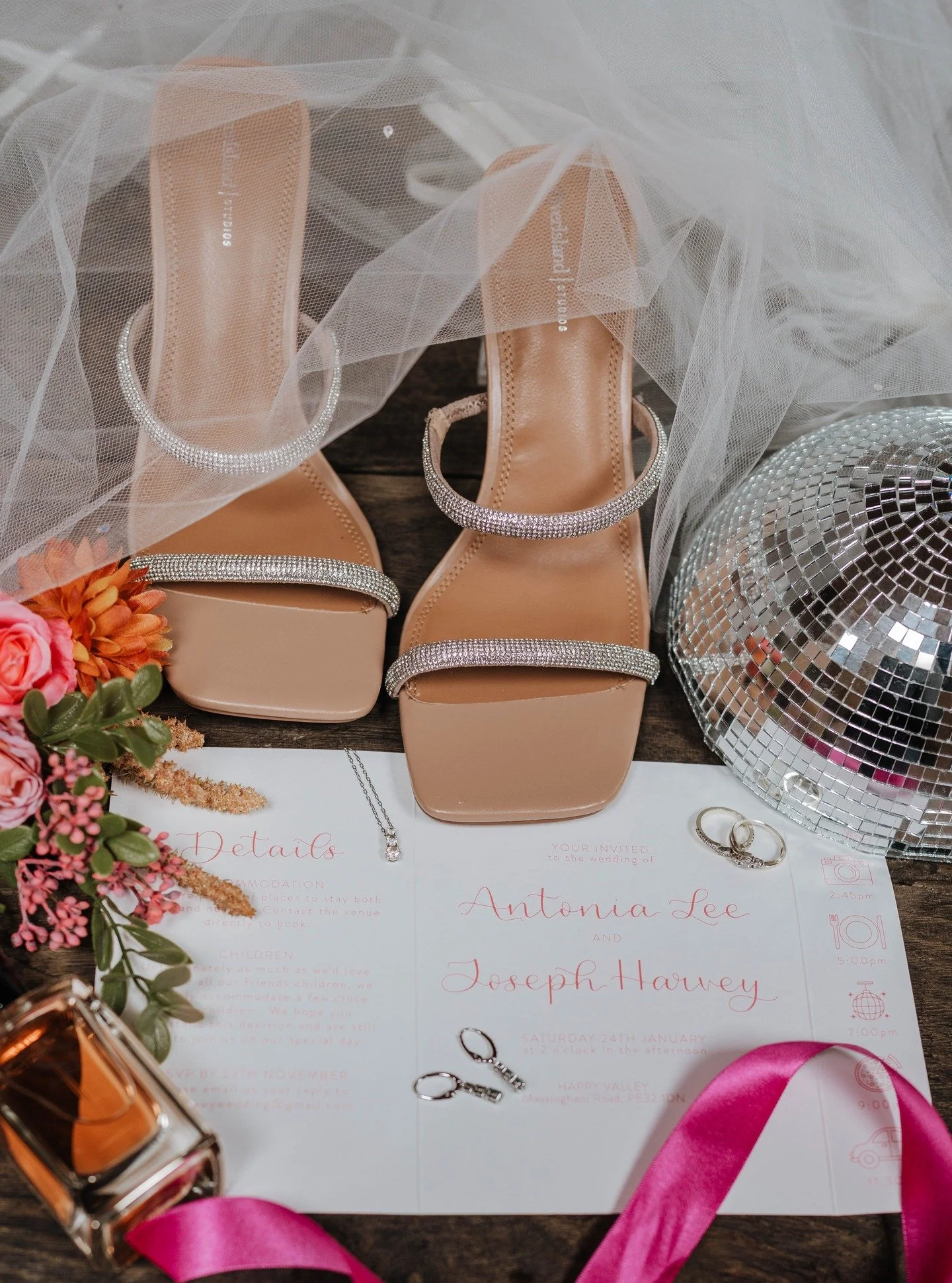 An incredibly fun day with the girls at Happy Valley for my last styled shoot of the start of the year! 
Now onto shooting real weddings for the next few months. I do have some last-minute availability left for 2026, so if you are still looking for a