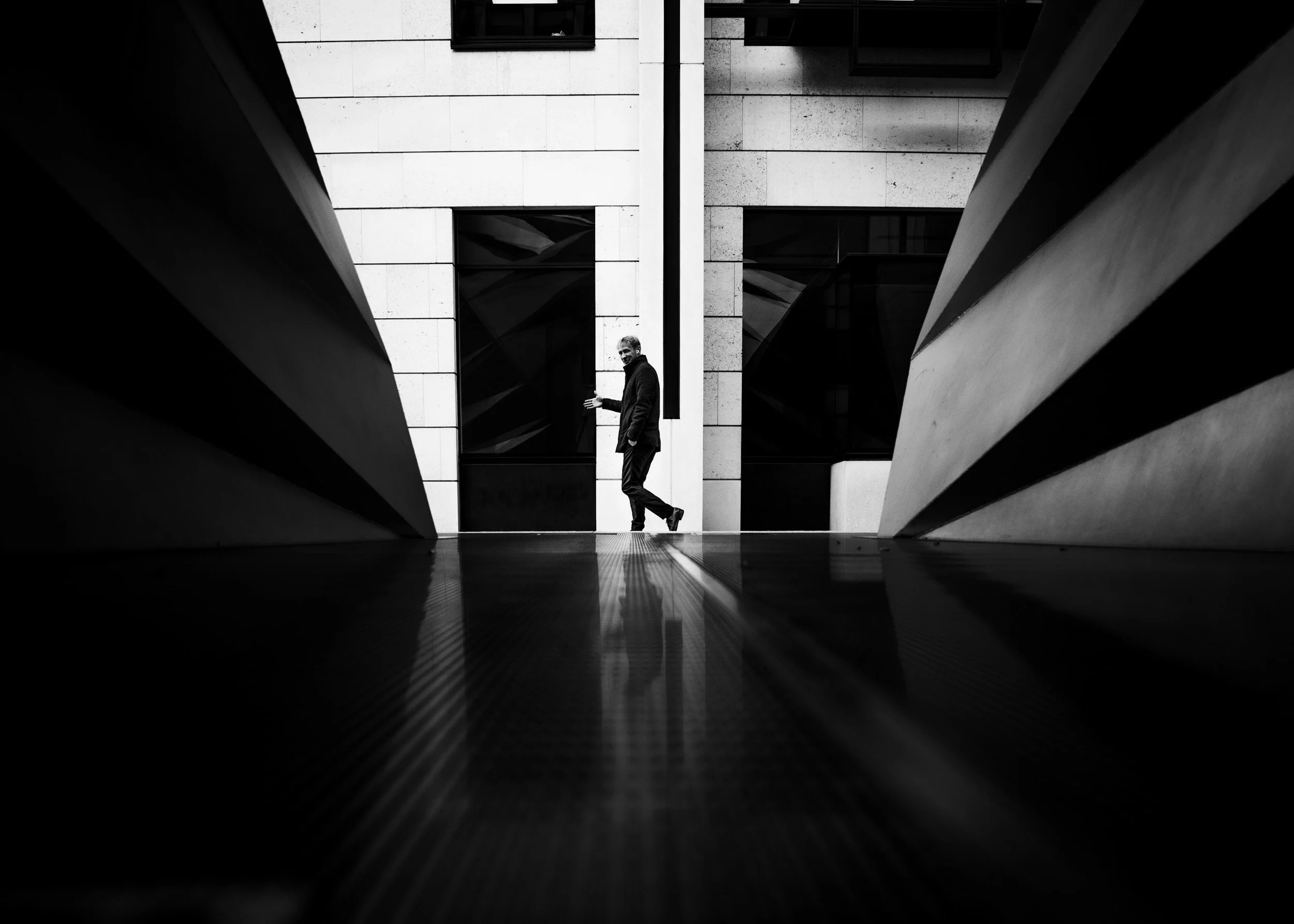 Man walking in london street photography catherinelewisphotography.jpg