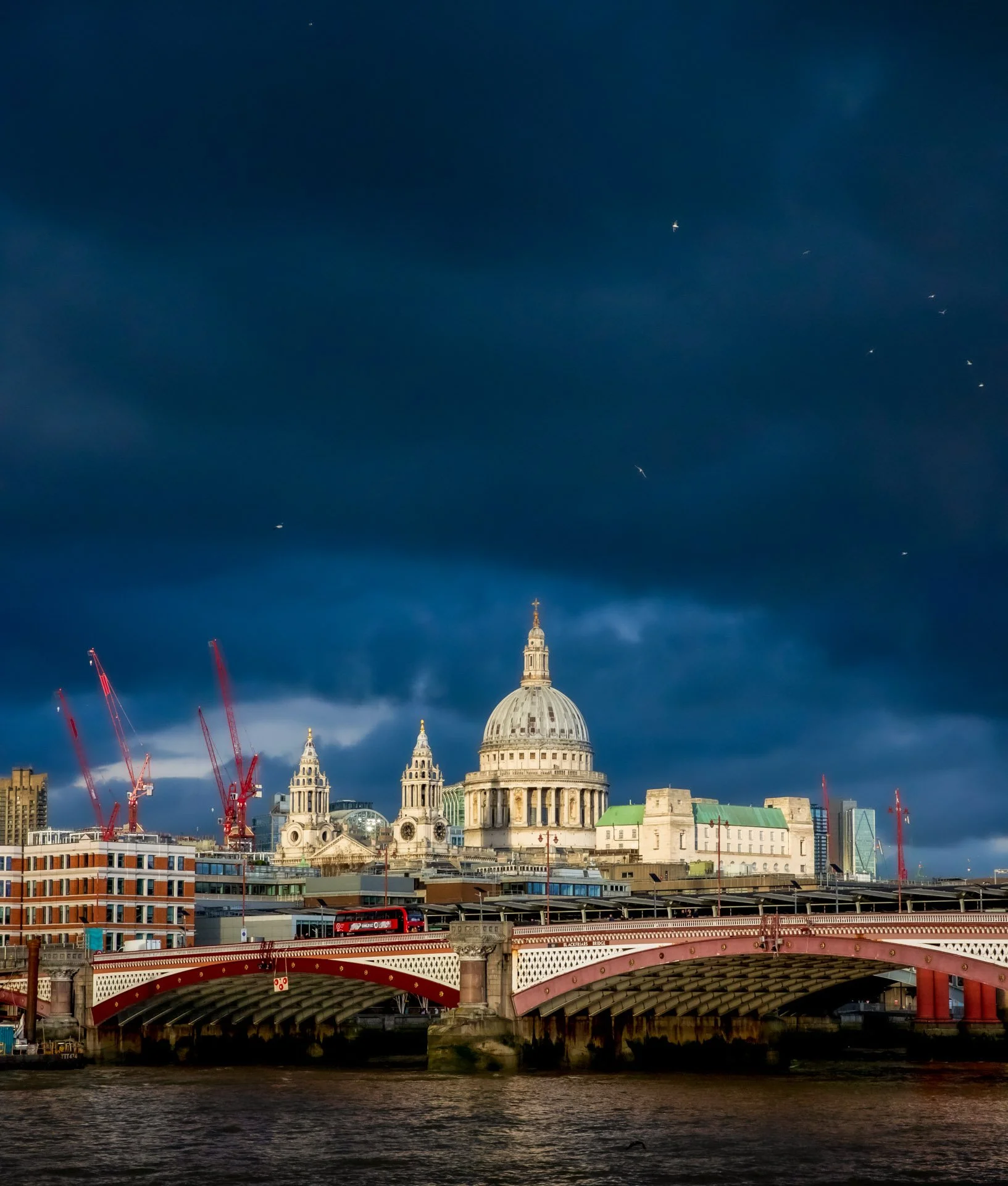 St Pauls from the southbank in polarised light catherinelewisphotography.jpg