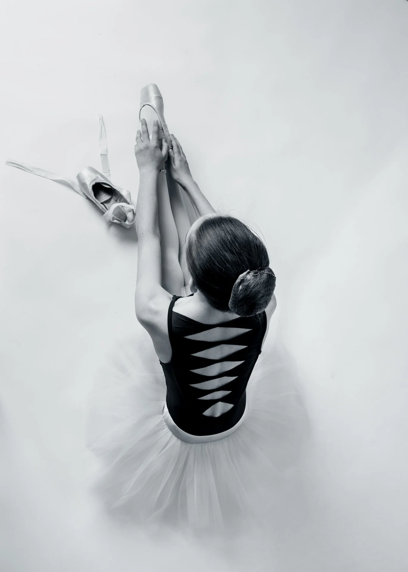 young ballerina getting ready catherine lewis photogaphy.jpg