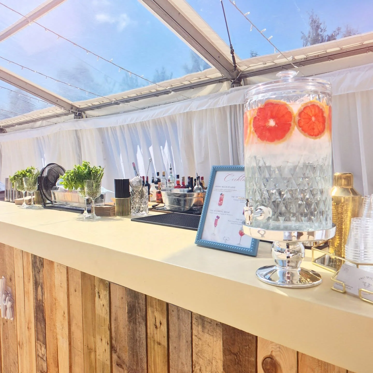 Set up complete with customised signature cocktail menu 😋