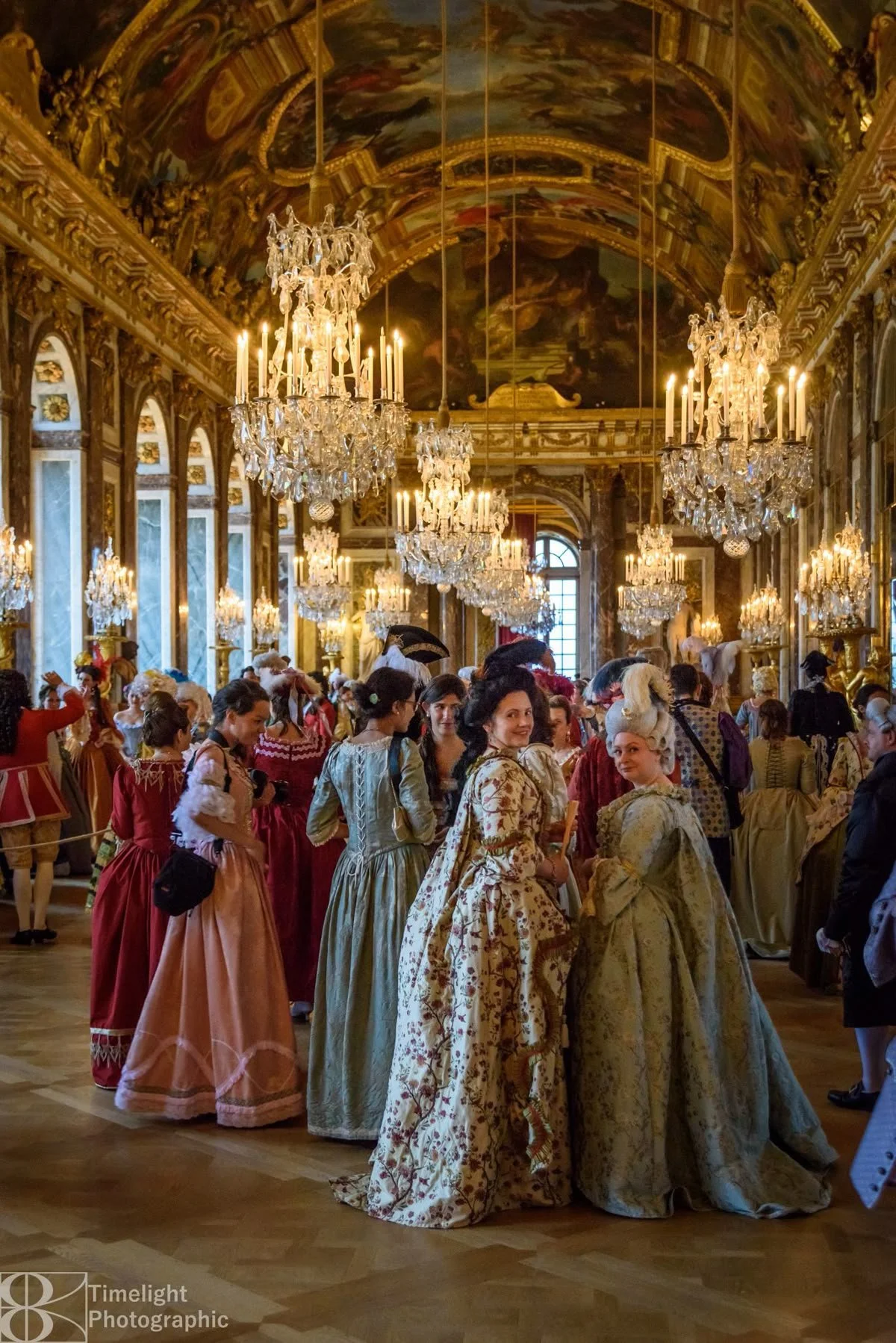 soirée événementielle immersive dans un château de la renaissance - acteurs costumés, bal, voyage dans le temps