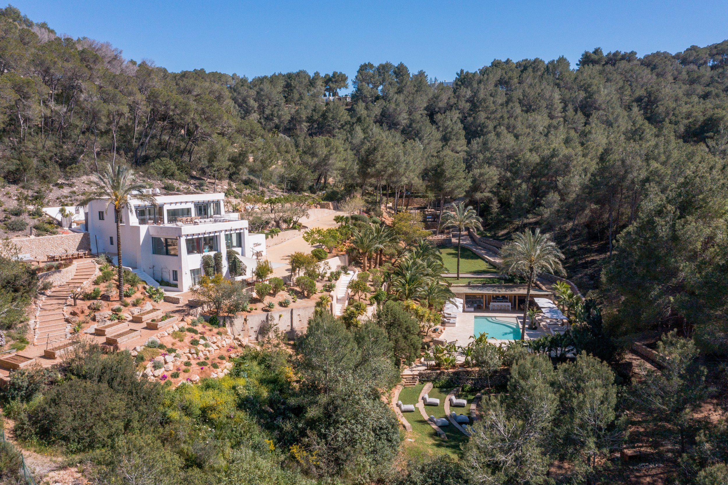 An image of the Cultural Center.