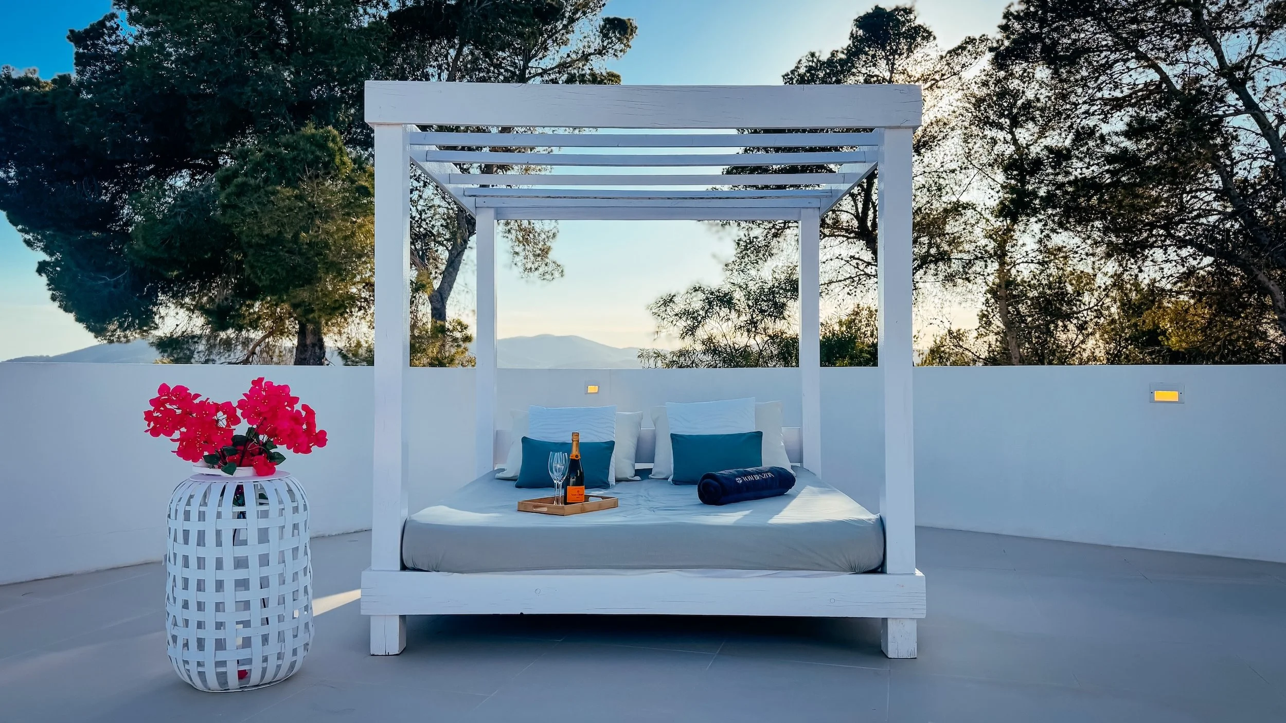 An image of the Cultural Center.