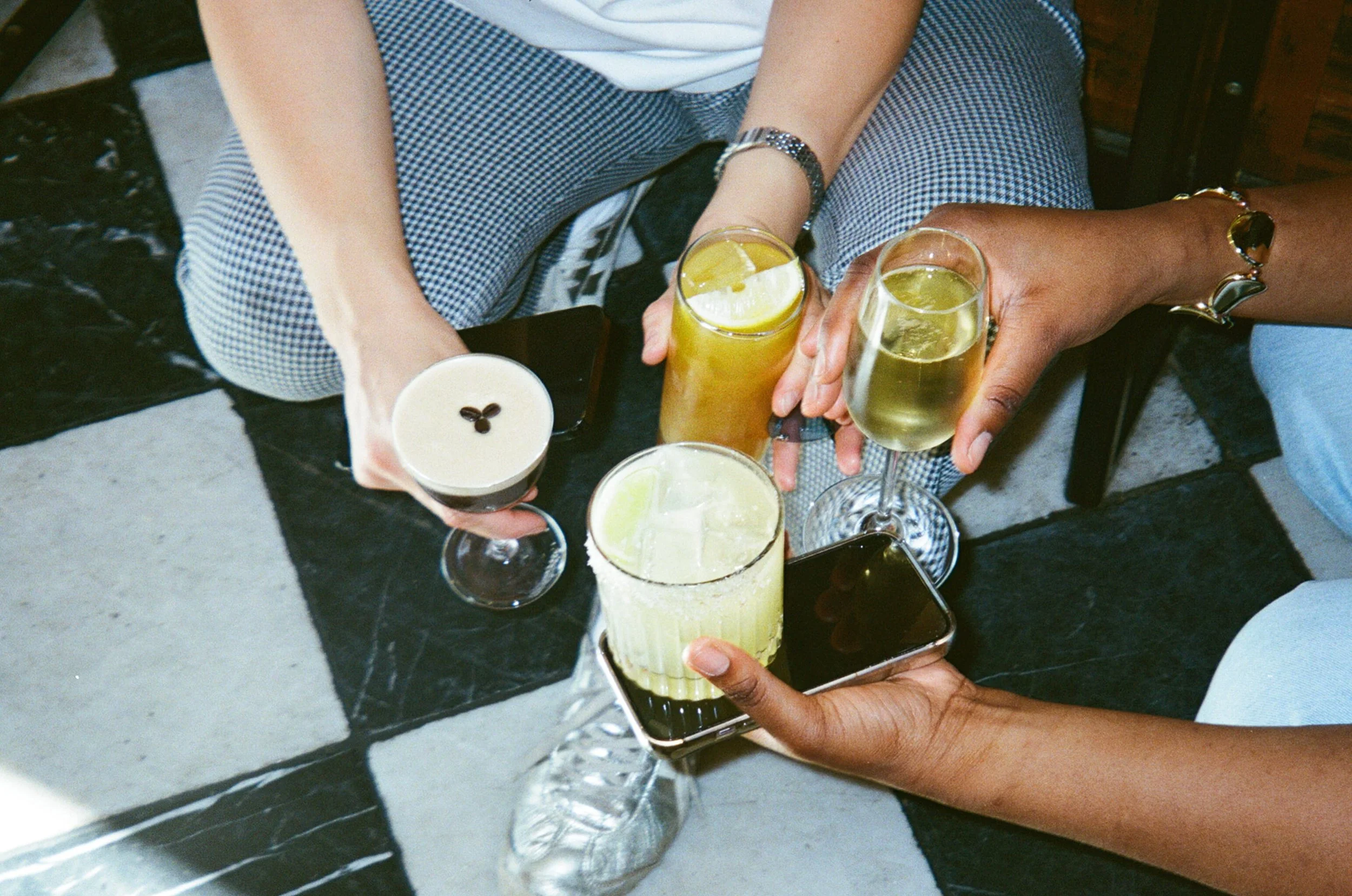 best-happy-hour-in-east-london-68-and-shanghai (1).jpg