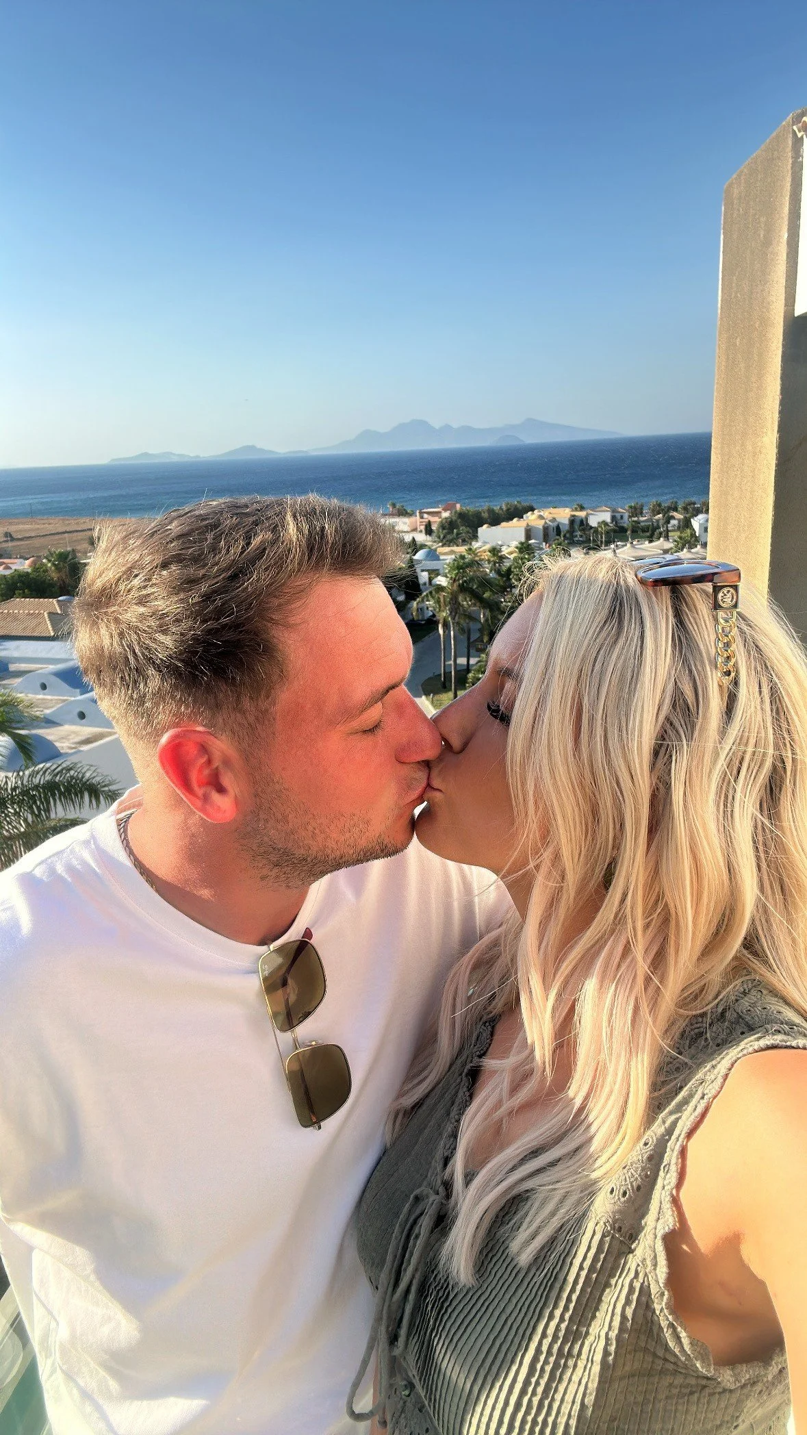 kiss.jpg