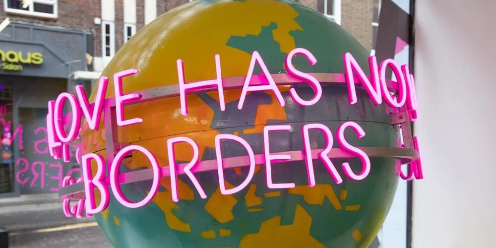 Choose Love this Holiday Season (Design Milk)