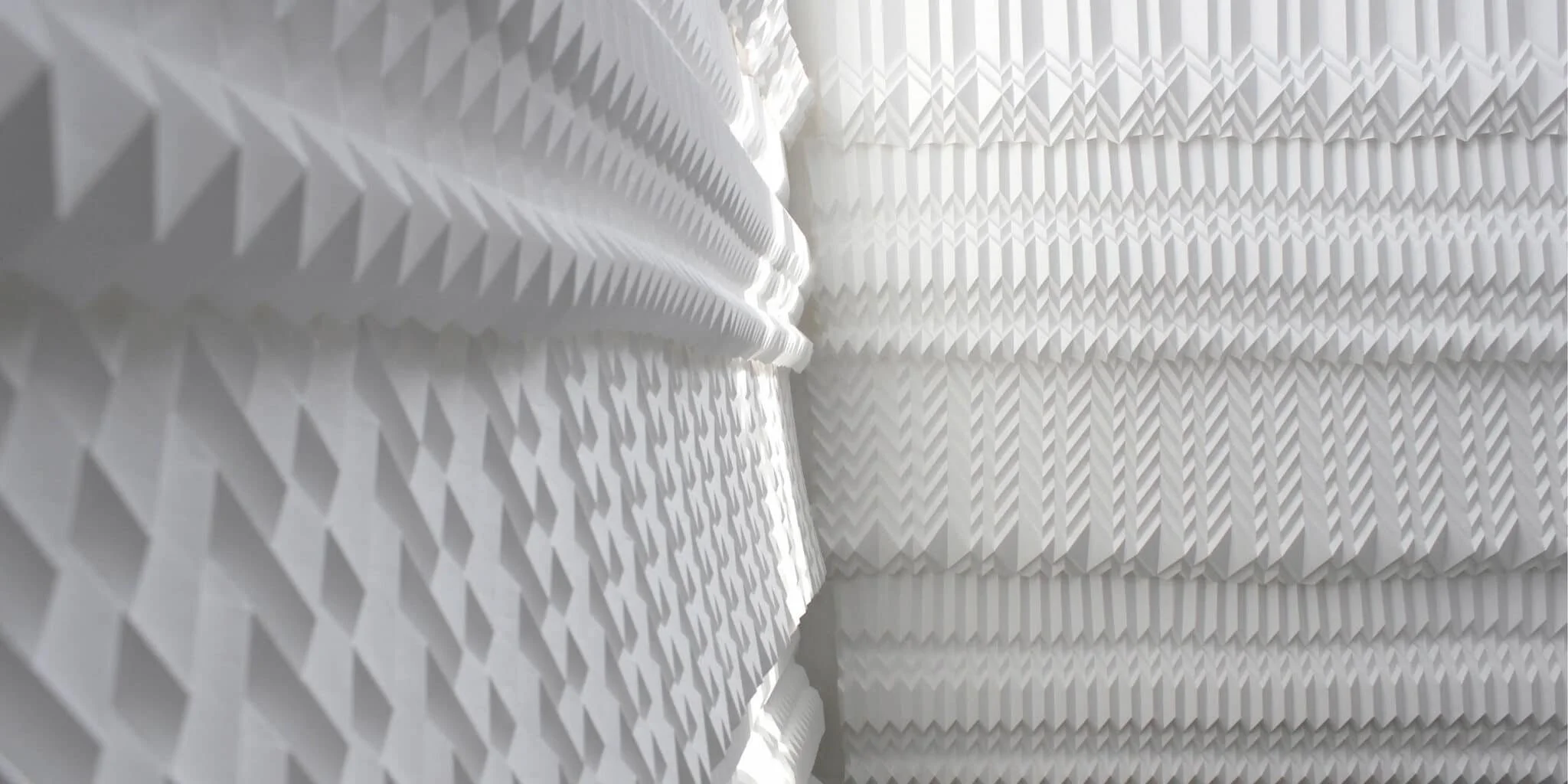 UNFOLD THE HISTORY OF PAPER (ELLE DECORATION)