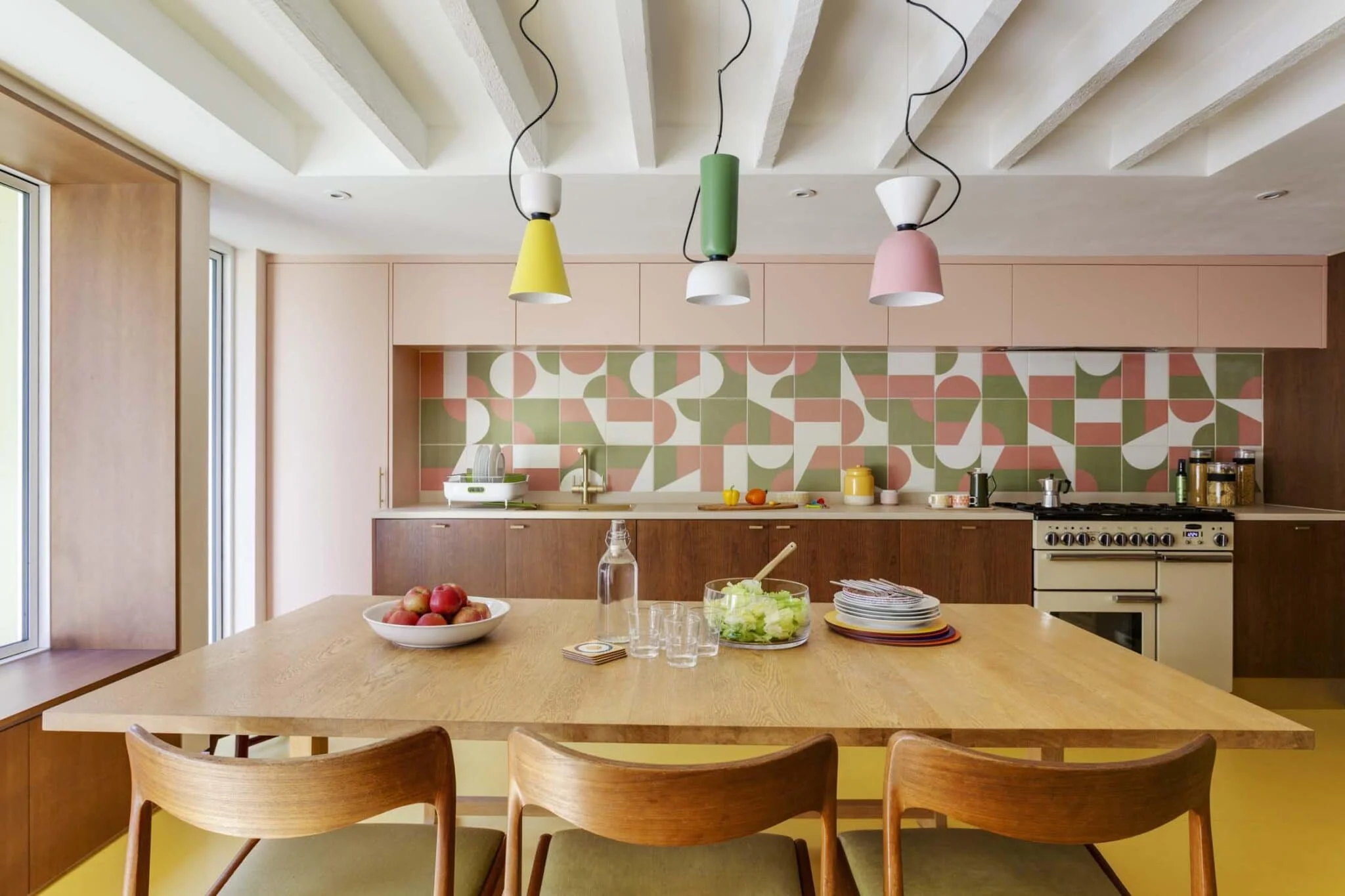 'We embraced colour in our mid-century kitchen' - Jen Taylor (Ideal Home)