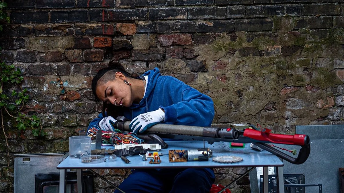 GOING FOR GOLD (Crafts Magazine)