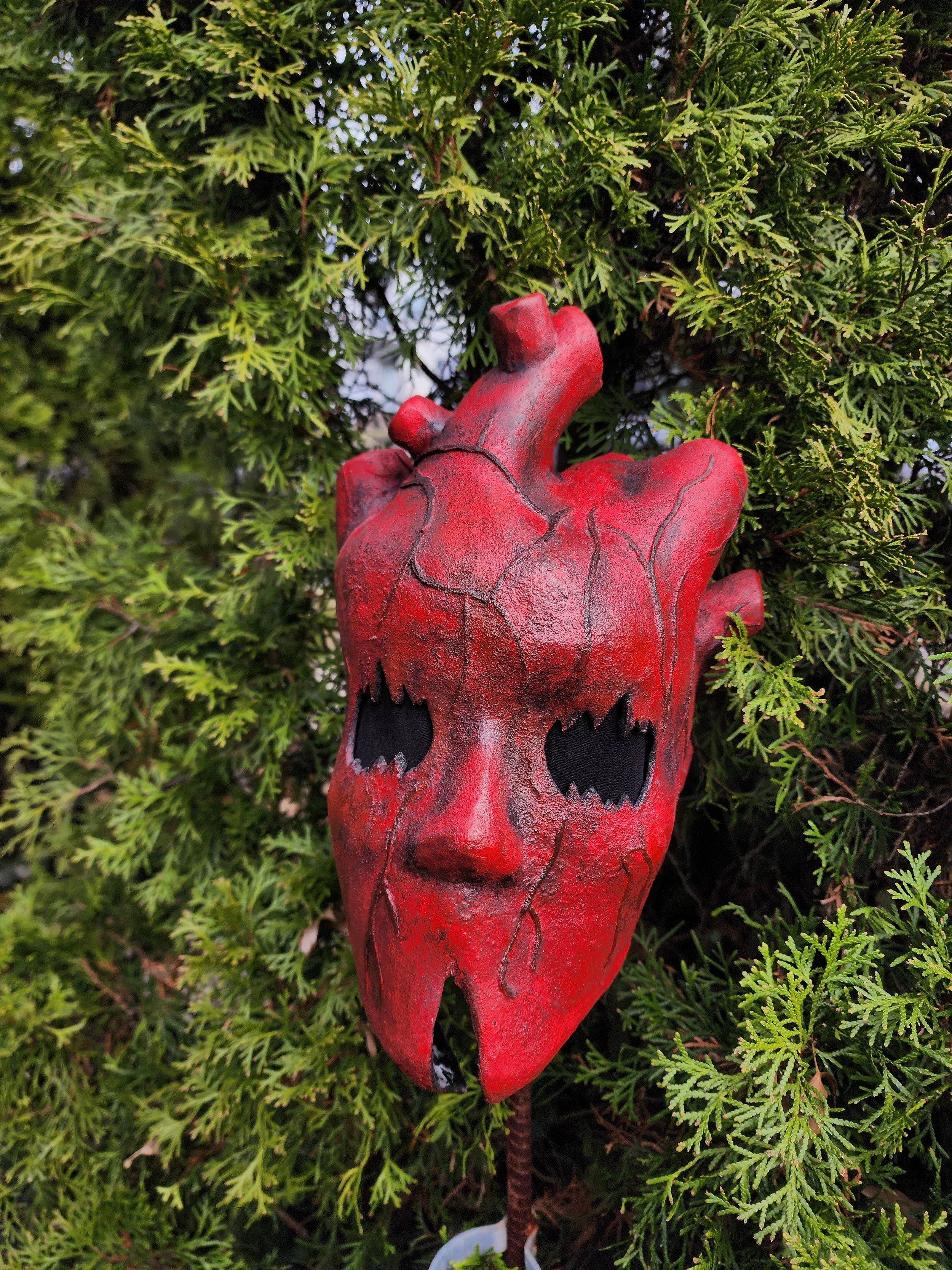 Shin's mask from Dorohedoro - 
EVA foam, plastidip, acrylic paint
