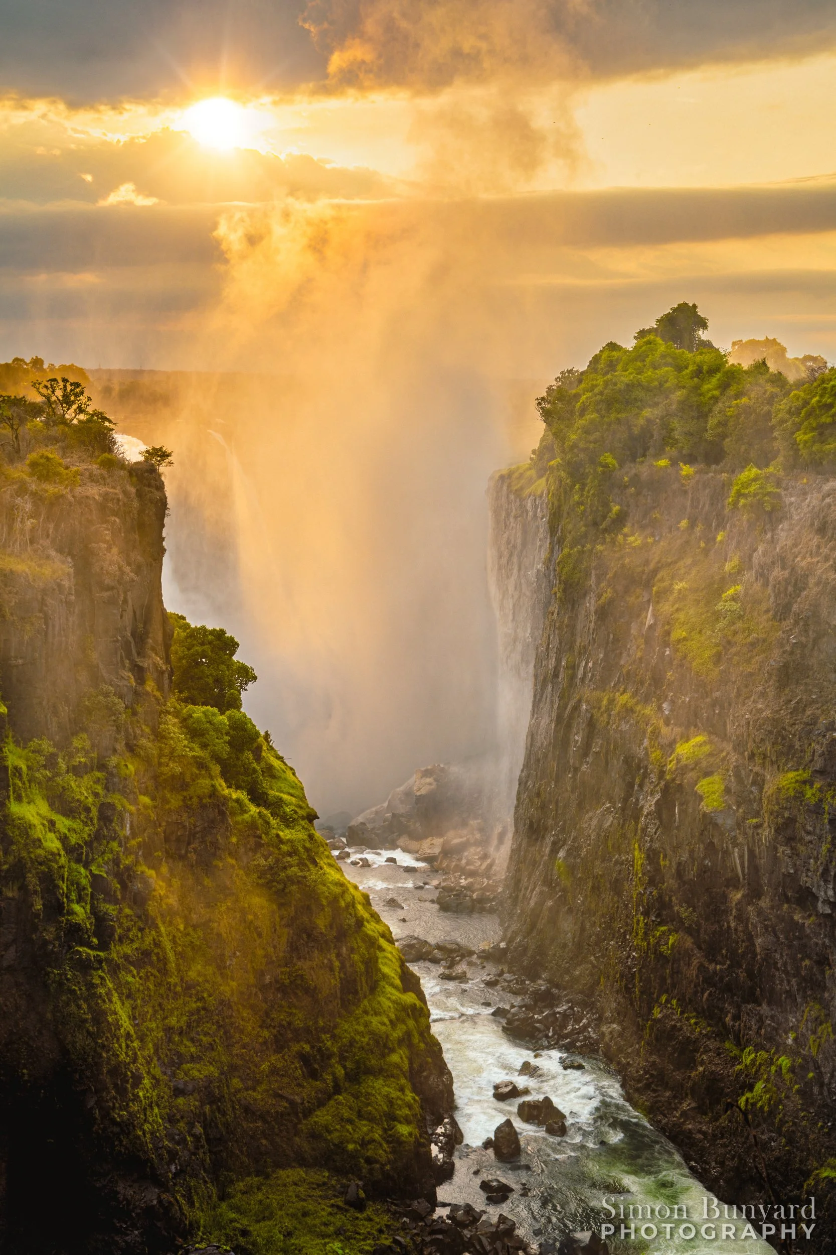 R31_1671-HDRM-LiminarF_webWM_Victoria Falls.jpg