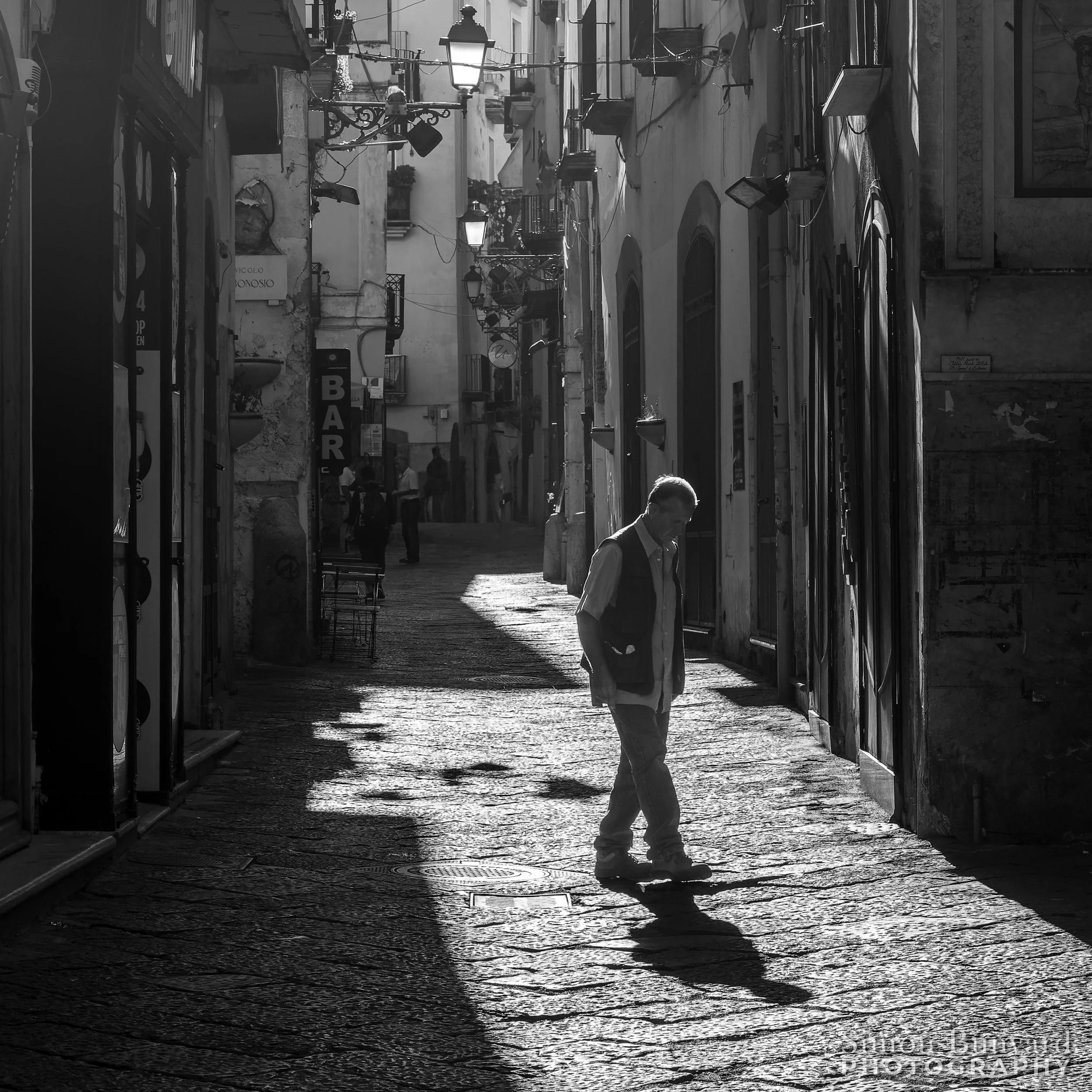 R61_7564M_DxOxdpF_Early Morning Street Scene_webWM.jpg