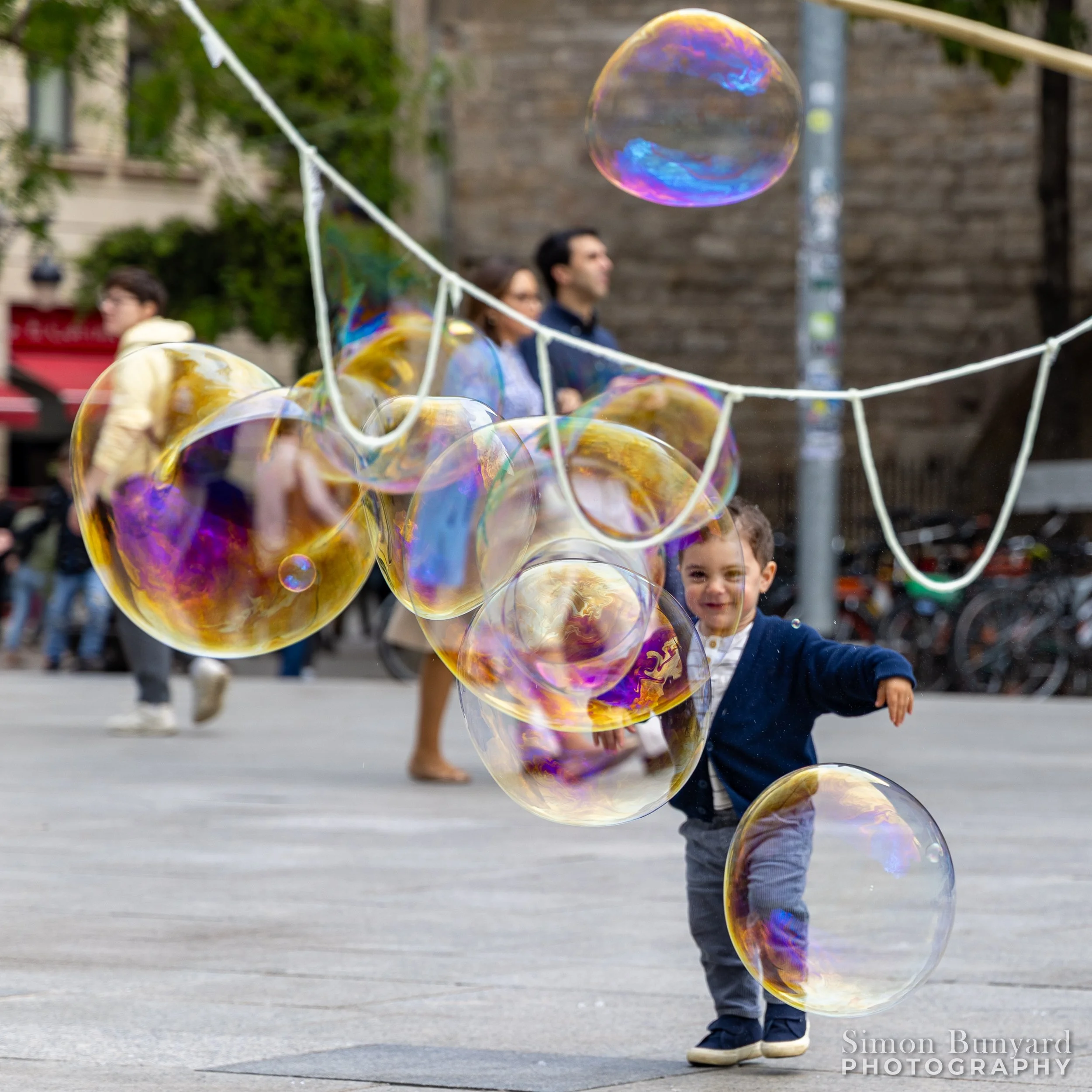 R31_7872MF_webWM_Bubbles.jpg