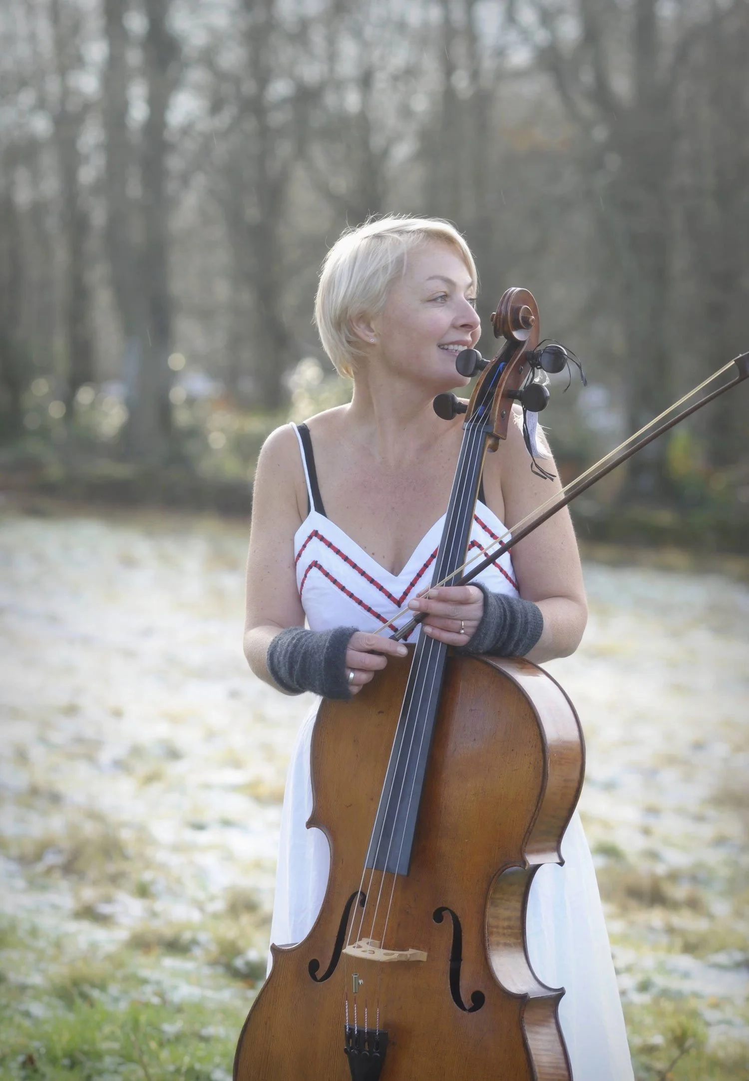 dee-isaacs-cello.jpg
