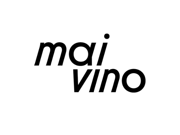 The word 'màivino' written in black italicized letters on a white background, with the accent on the letter 'a' and a stylized overlapping design.