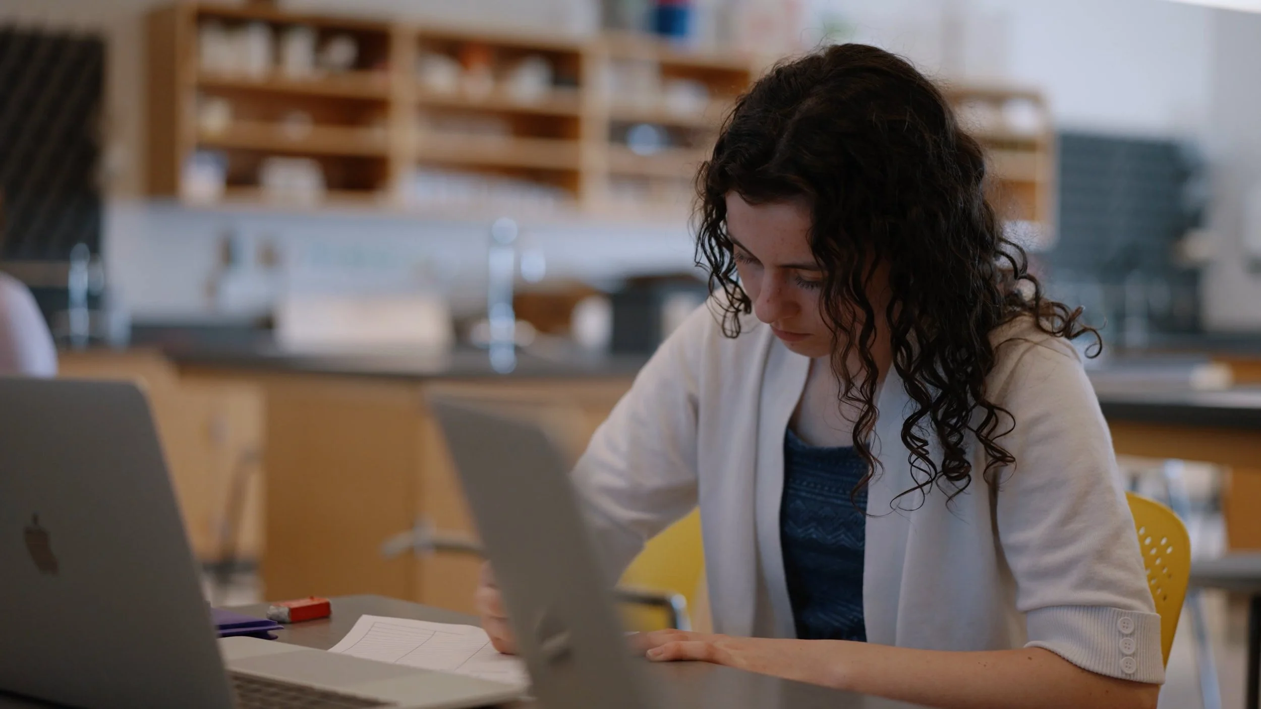  
    Kennedie
 
 
    Slide description
 