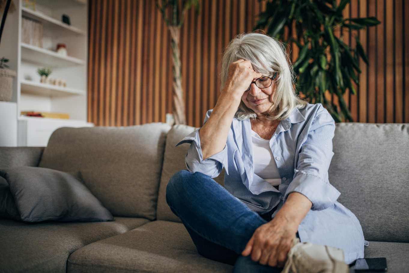 Midlife Anxiety: Symptoms, Causes, and How to Cope