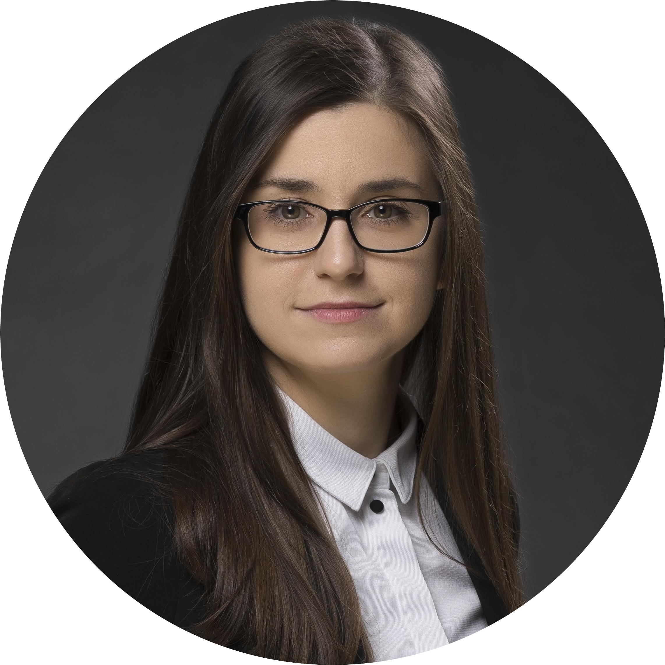 Portrait of Anamaria, Owner and Sales & Revenue Operations leader at Oxell Consult