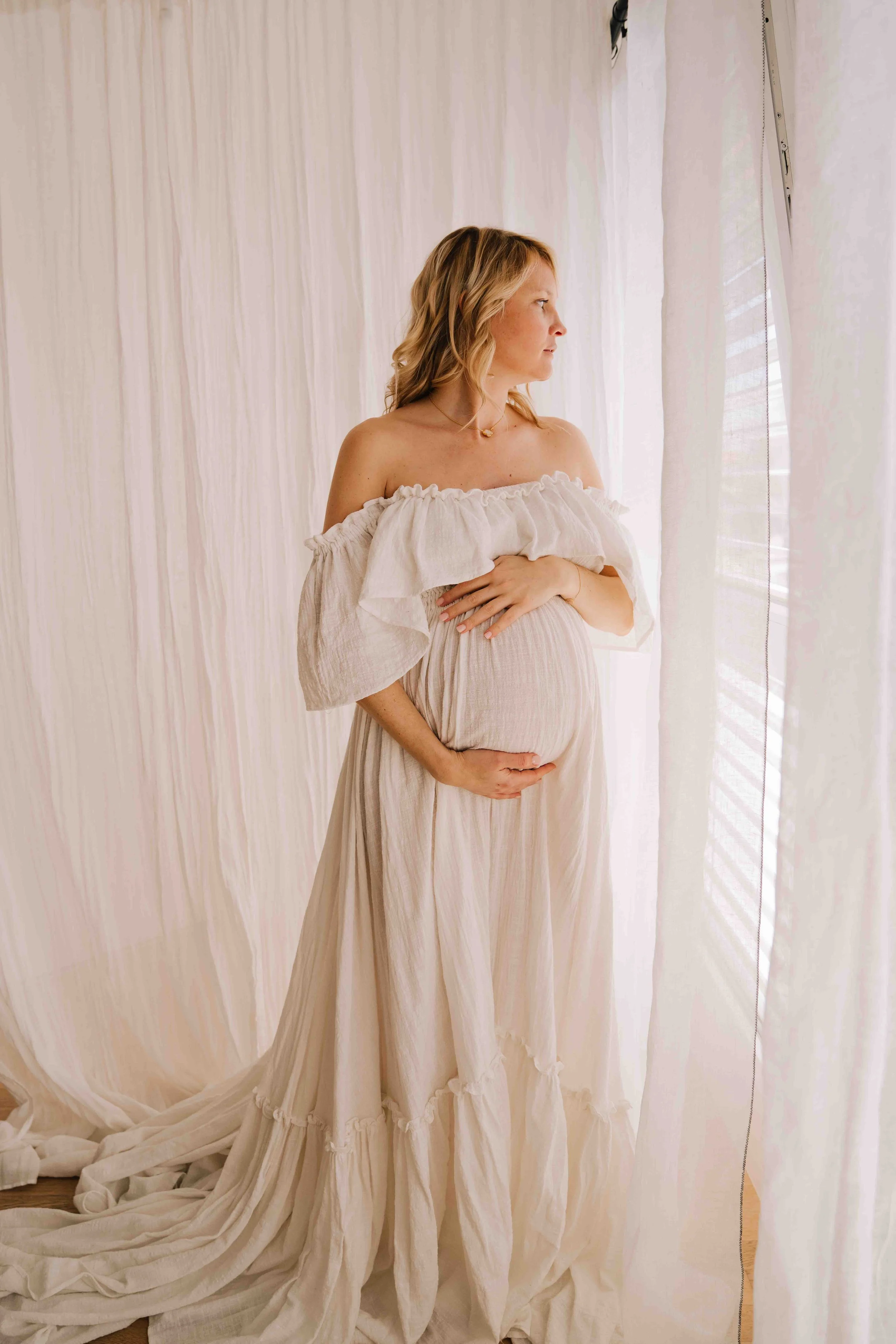 12023-04-05 Marie maternity session2023Lens and Sensibility Family Photographer-2.jpg