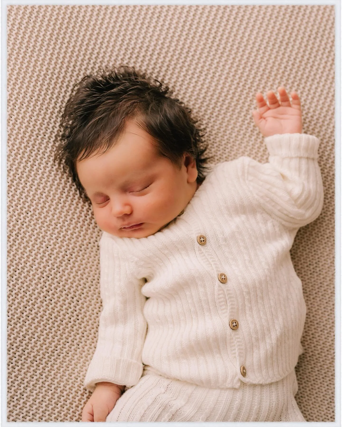 When I&rsquo;ve photographed you year after year, meeting your new babies is something else entirely ✨

Natural newborn sessions, thoughtfully documenting the emotion of those first weeks together &mdash; without forced poses ✨

#genevaphotographer #