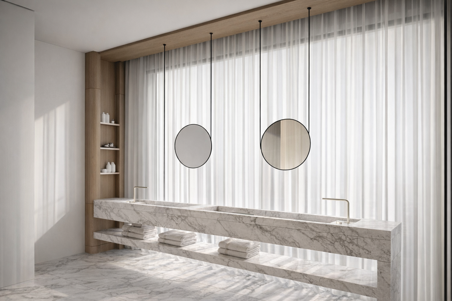 Espacio moderno con lavabo de mármol y cortinas blancas, espejos circulares y estantería con artículos de higiene