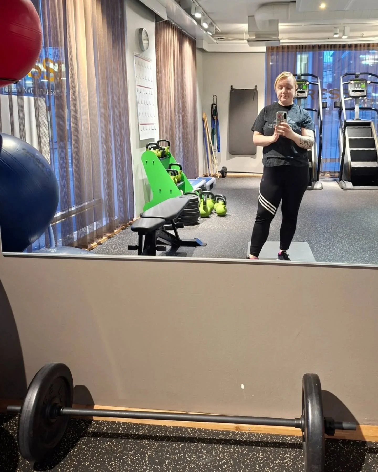 Helmikuun kunniaksi paluu kotisalille!

Tammikuun ruuhkat n&auml;kyi t&auml;&auml;ll&auml; my&ouml;s aamu- ja p&auml;iv&auml;aikaan. Taisin k&auml;yd&auml; ruuhkien vuoksi vain muutaman kerran salilla koko tammikuussa. 

Oon miettinyt viime aikoina m