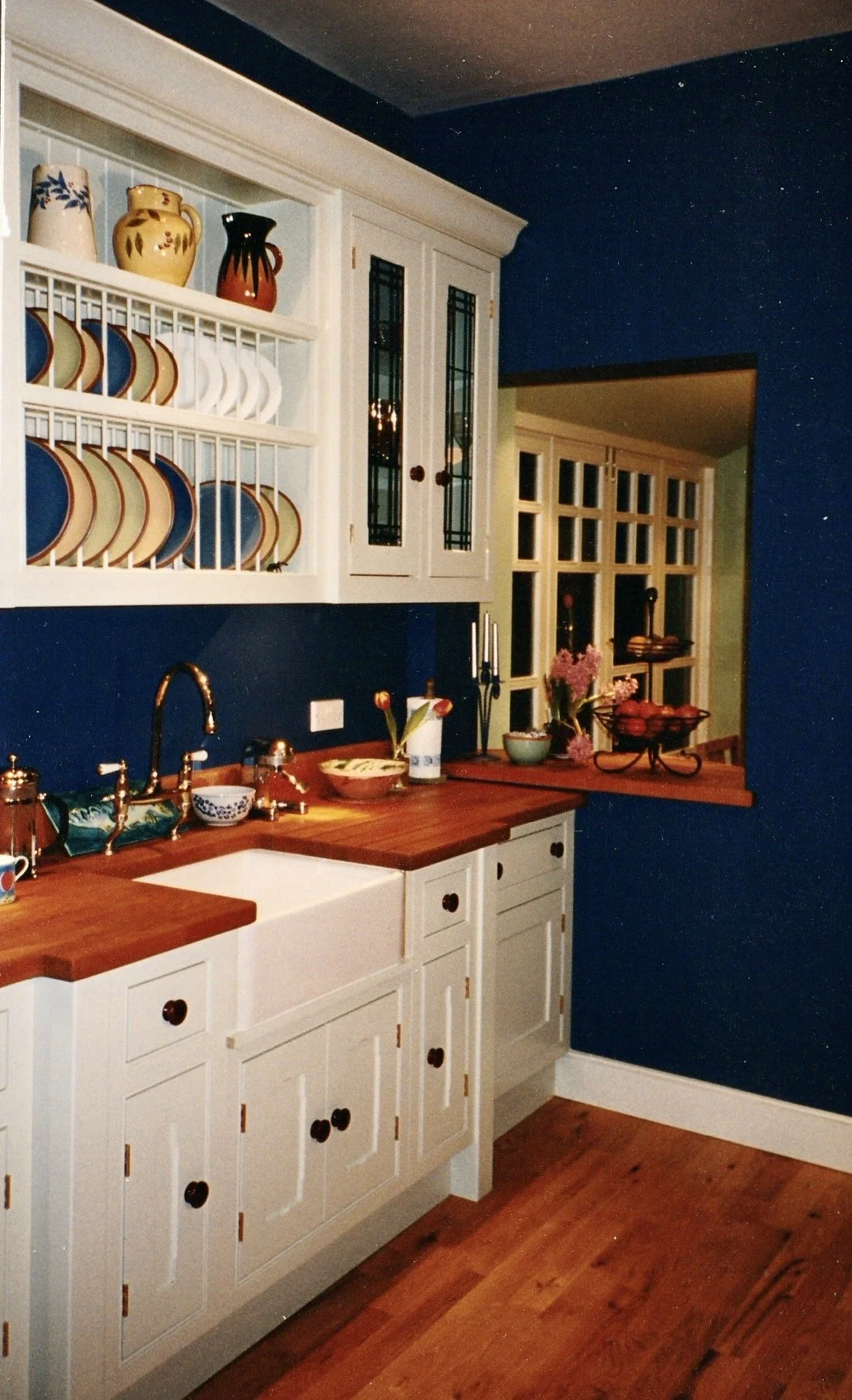 Cabin traditional Kitchen.jpg