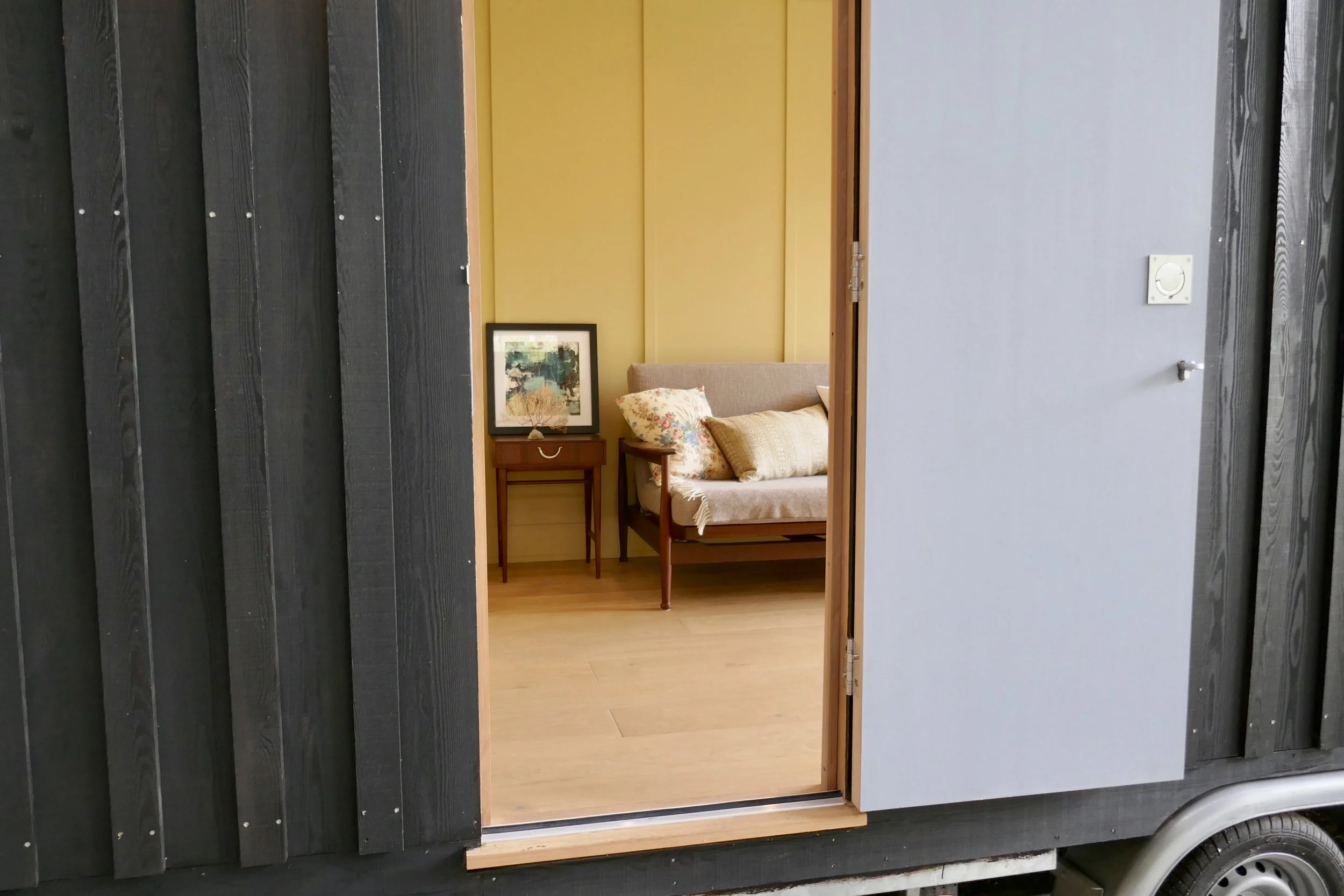 Come into my cabin.JPG