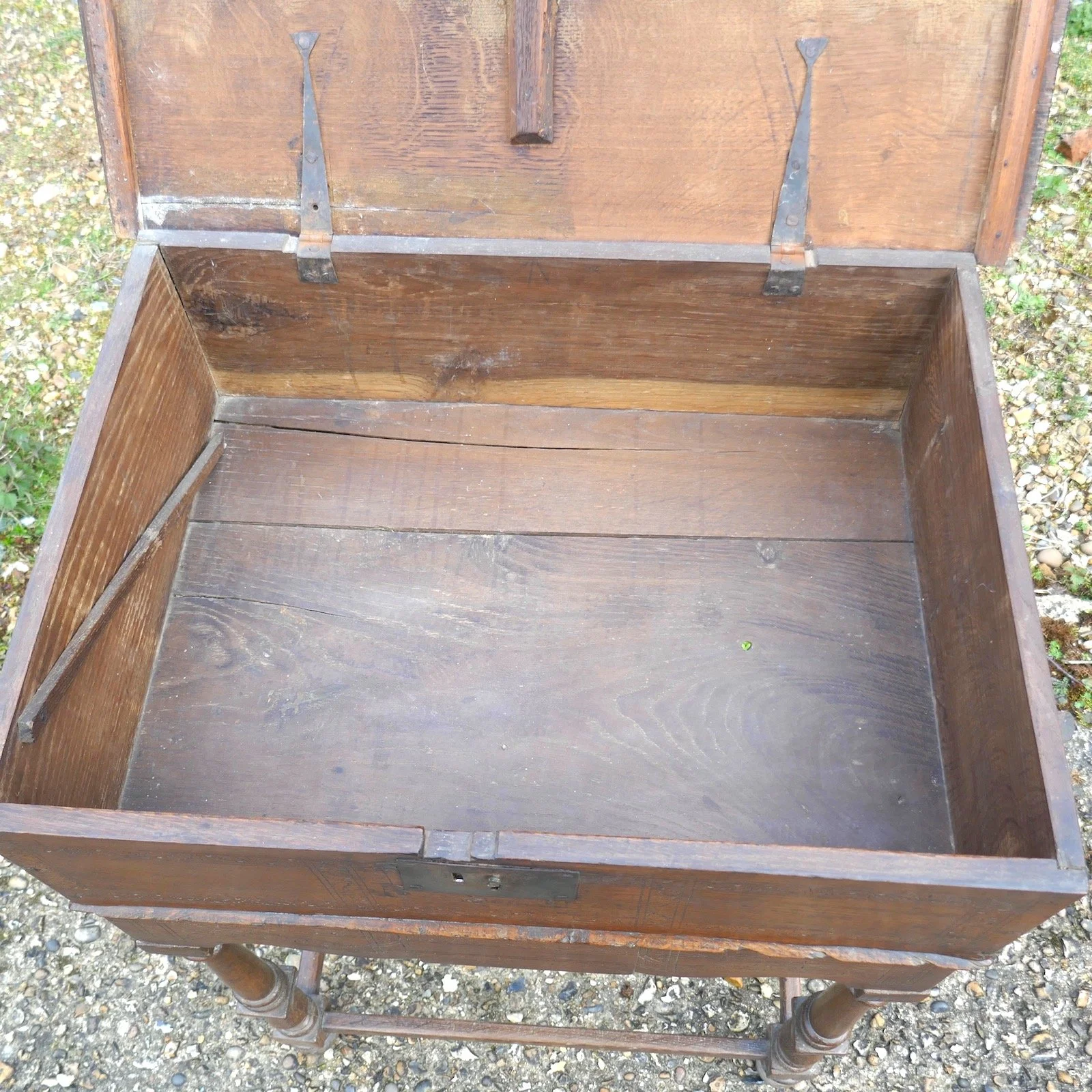 17th Century oak document box 4.jpg