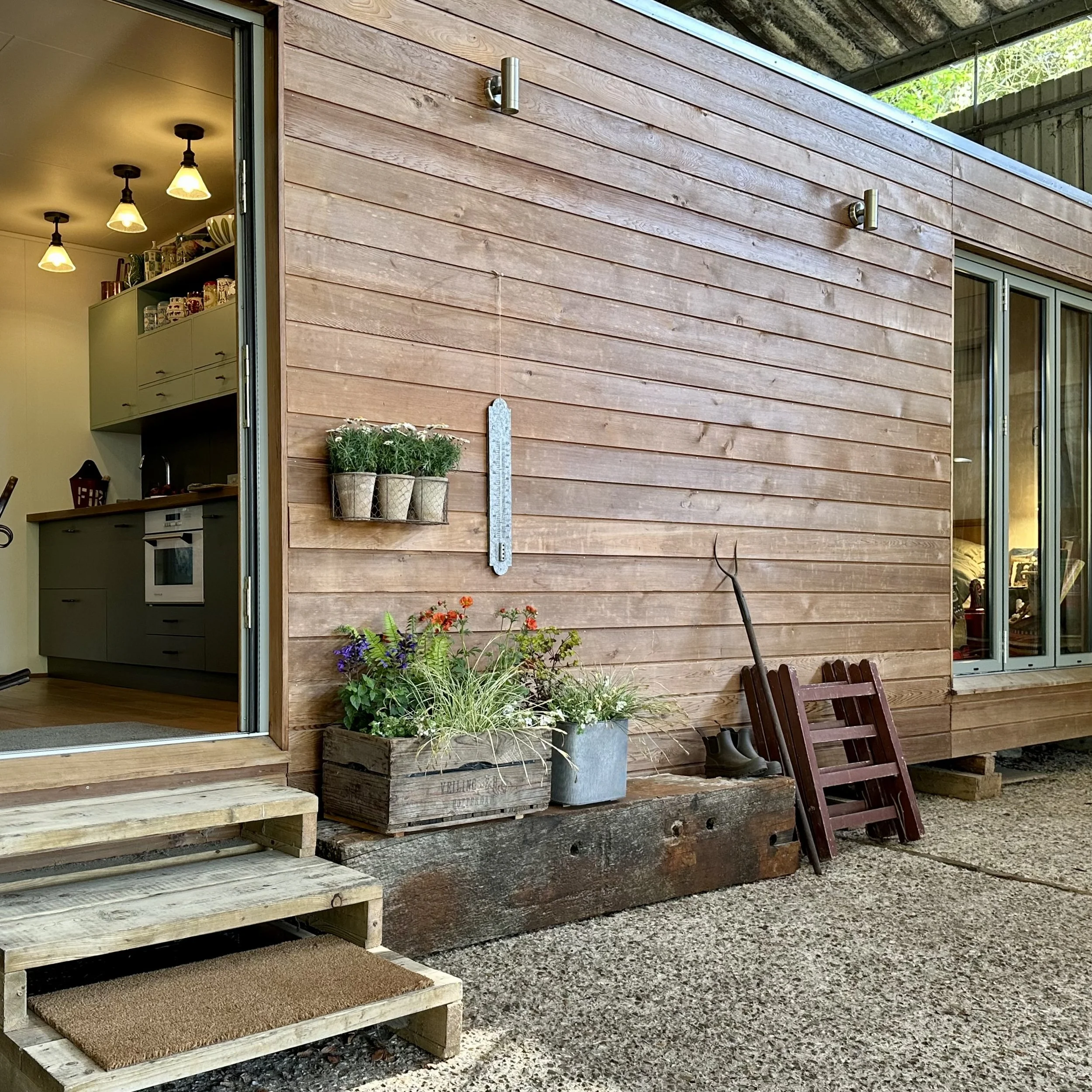 One Bedroom 10 Metre Cabin
