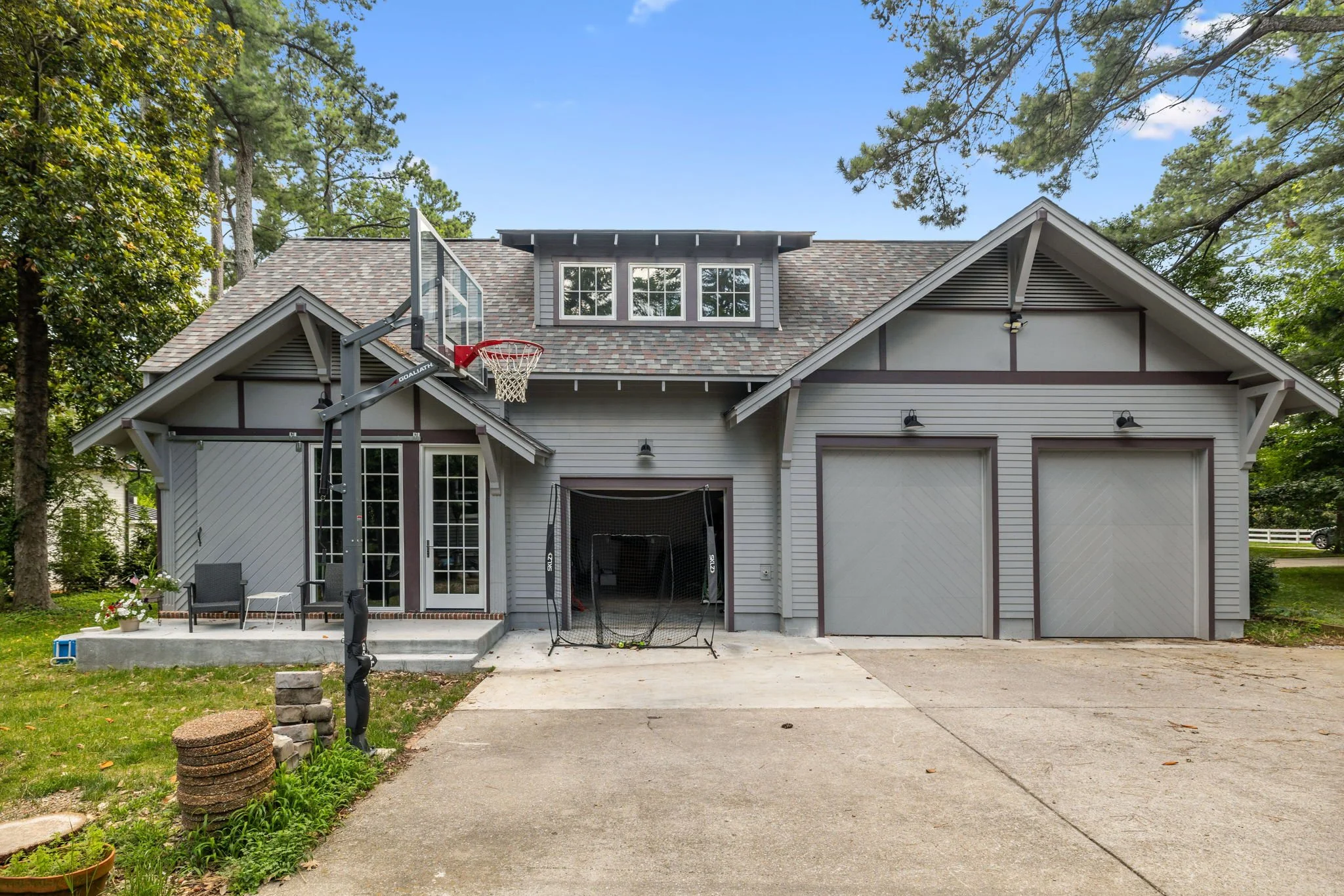 2-425 Boyd Mill Ave - 002.jpg