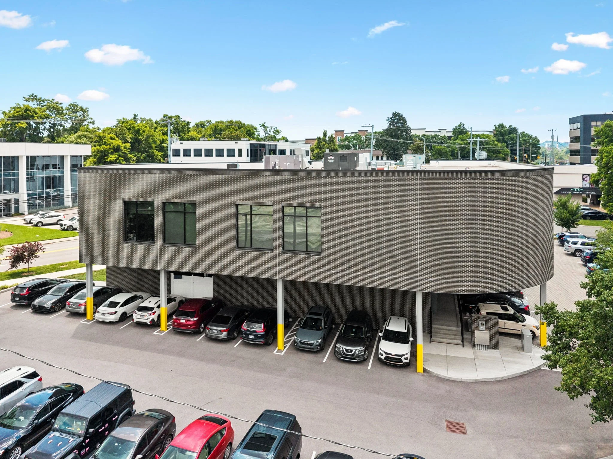 8-2409 21st Ave - 008.jpg