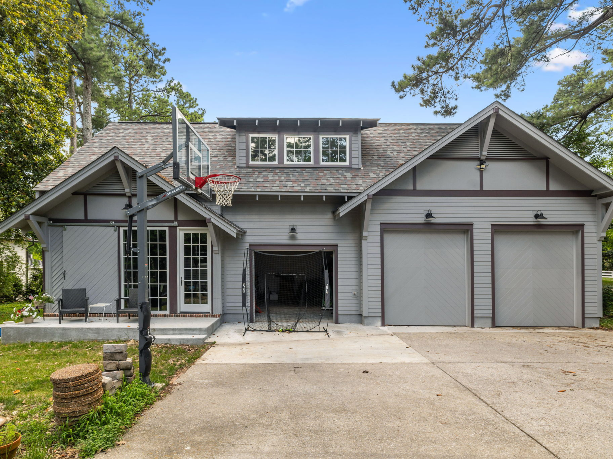 HISTORIC HOME GARAGE