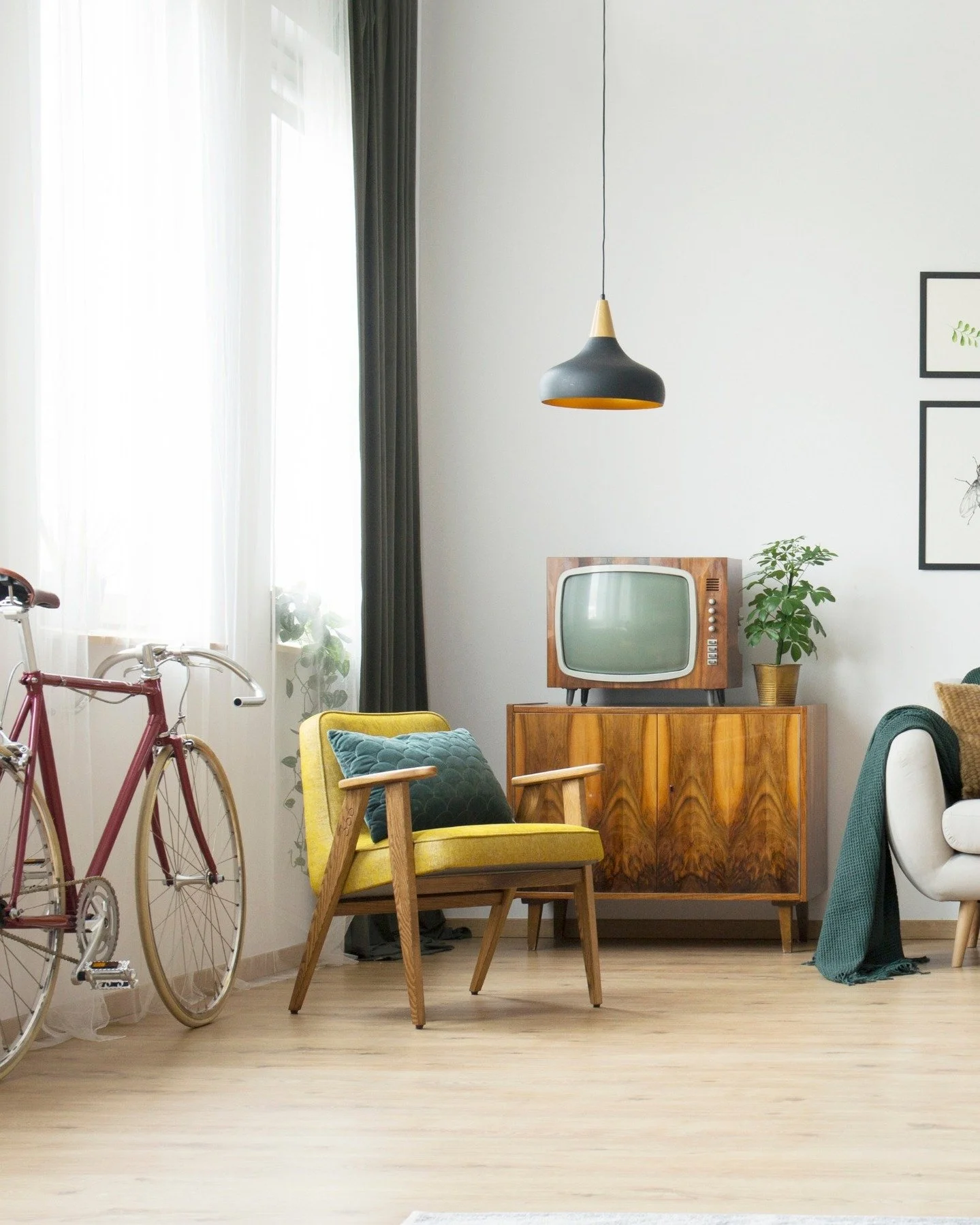 Okanagan Estate Services offers compassionate, hands-on support for downsizing, decluttering, and estate transitions. 

Whether you're clearing a room or a full house, we help you sort, sell, and simplify &mdash; with services for every need and budg