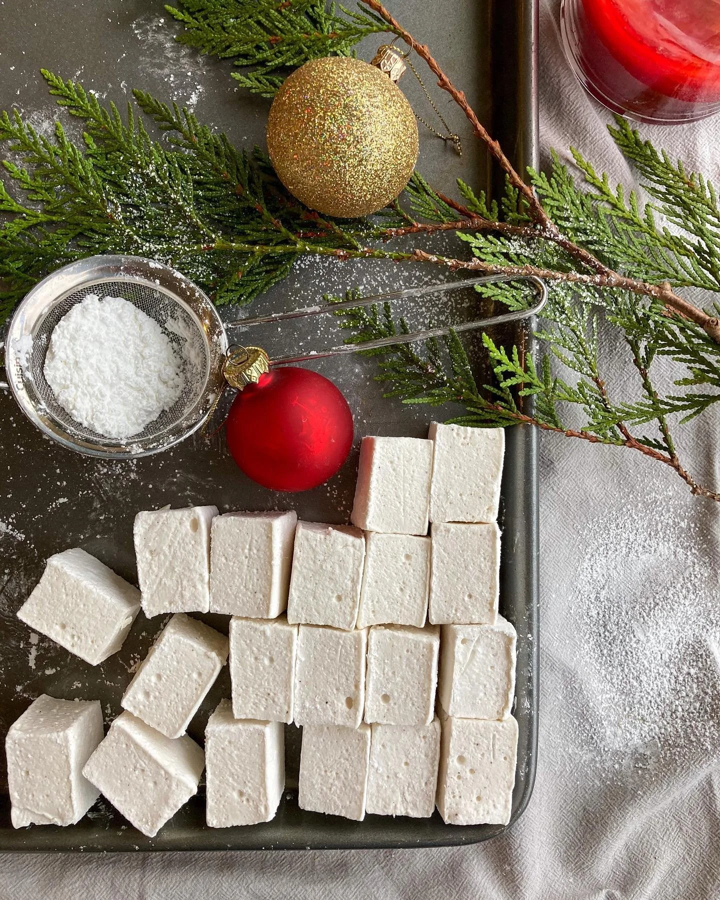 Vanilla bean marshmallows just in time for cloudy skies and that post-Christmas cup of hot chocolate ☃️☕️

First time making homemade marshmallows and they were surprisingly simple to whip up. Freckled with vanilla beans, these fluffy square confecti