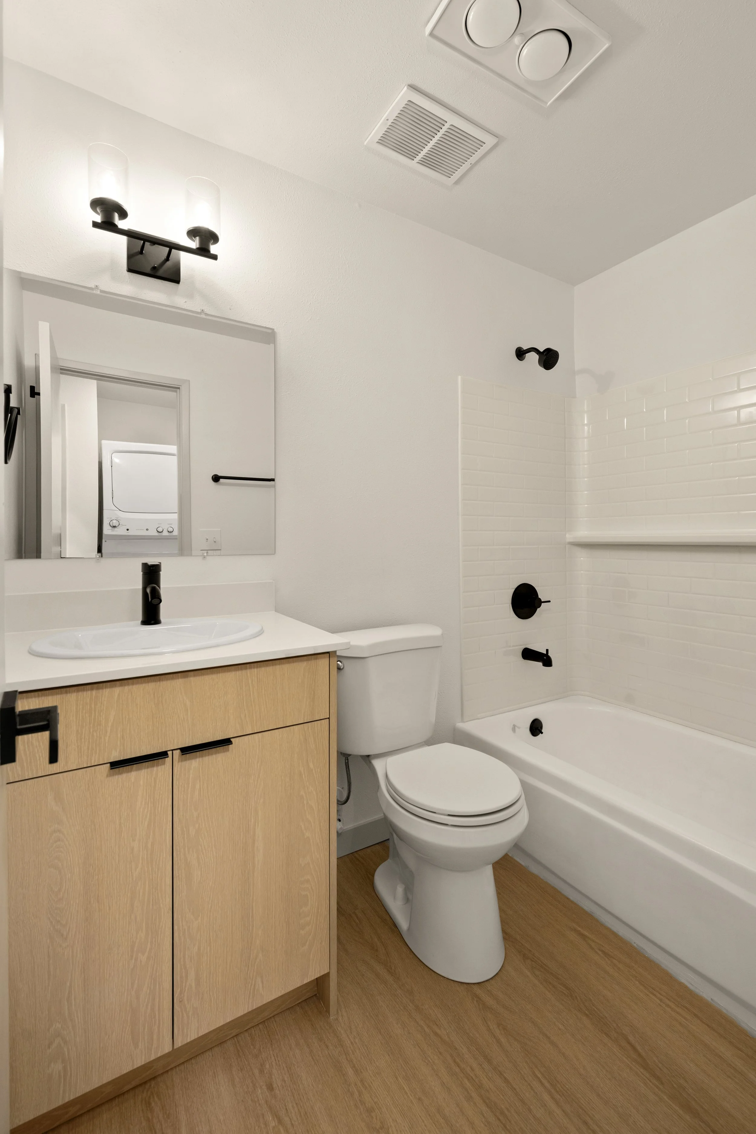 07-2600 41st Ave SW-302-4.jpg