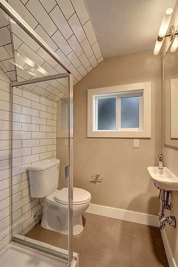 42216_9_1---Bathroom-Shower.jpg