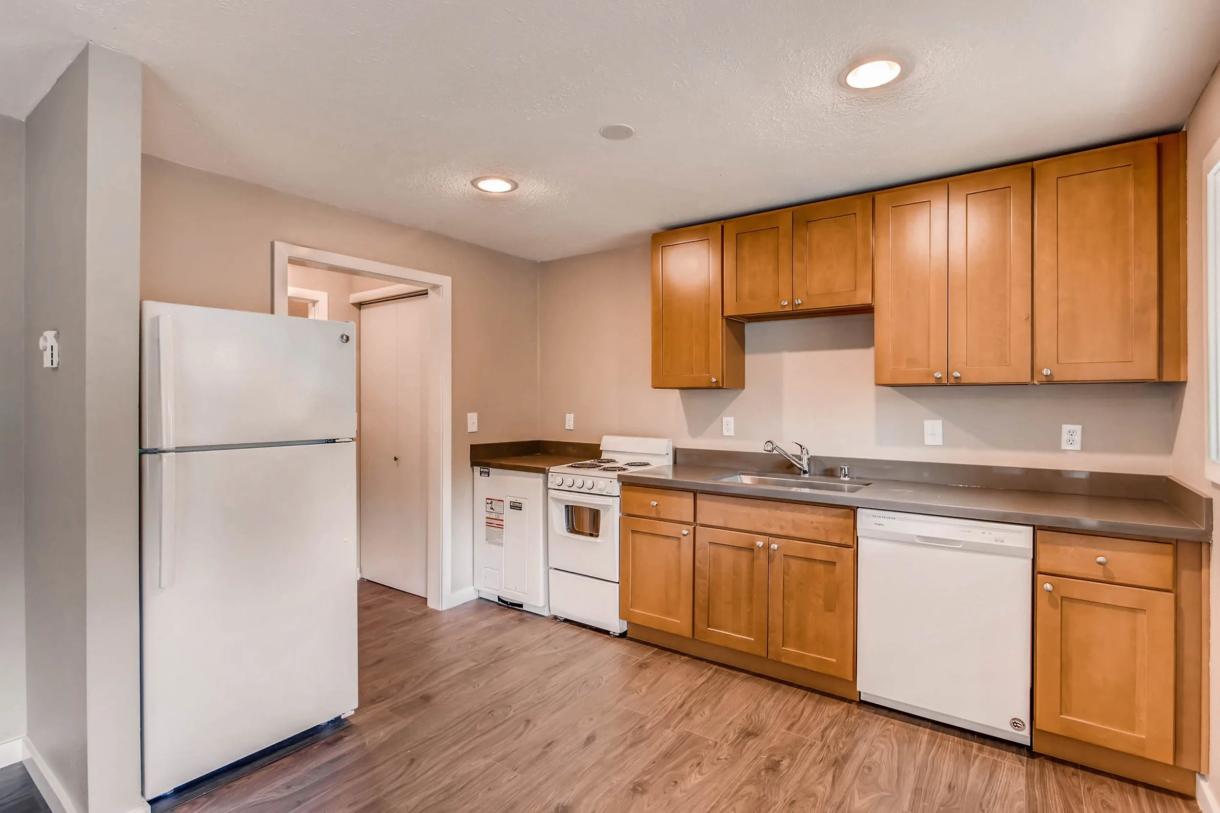 15708-1ST-AVE-NE-Duvall-WA-print-010-24-Kitchen-2700x1800-300dpi.jpg