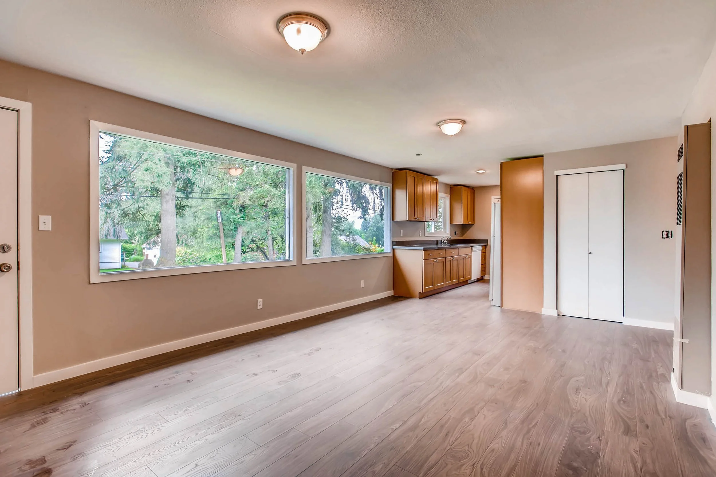 15708-1ST-AVE-NE-Duvall-WA-print-004-3-Living-Room-2700x1800-300dpi.jpg