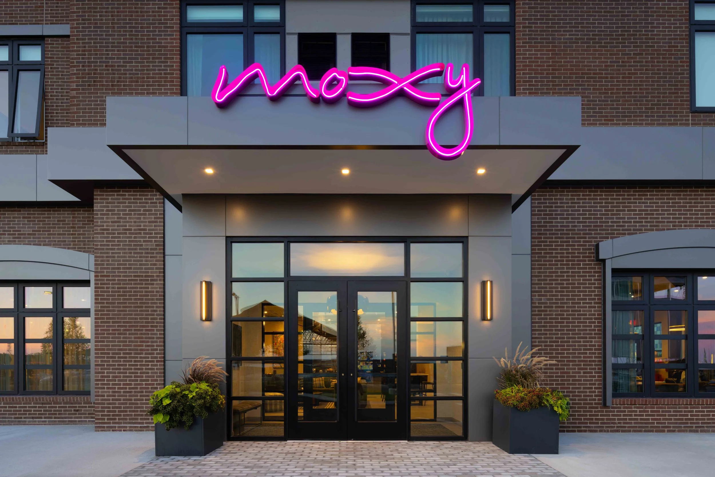2636MoxyEntrance.jpg