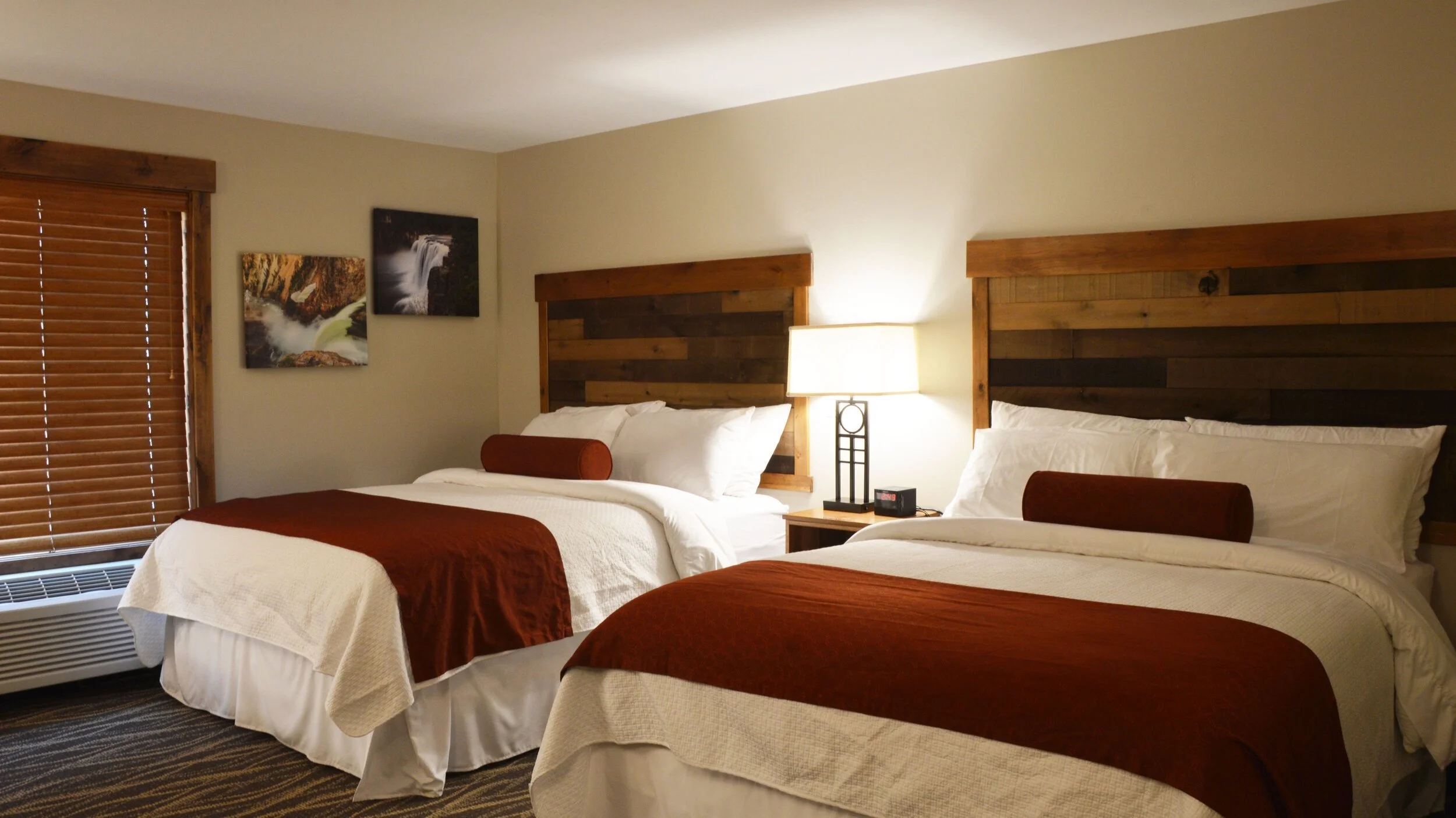 Double Queen Room-Sleeps 4